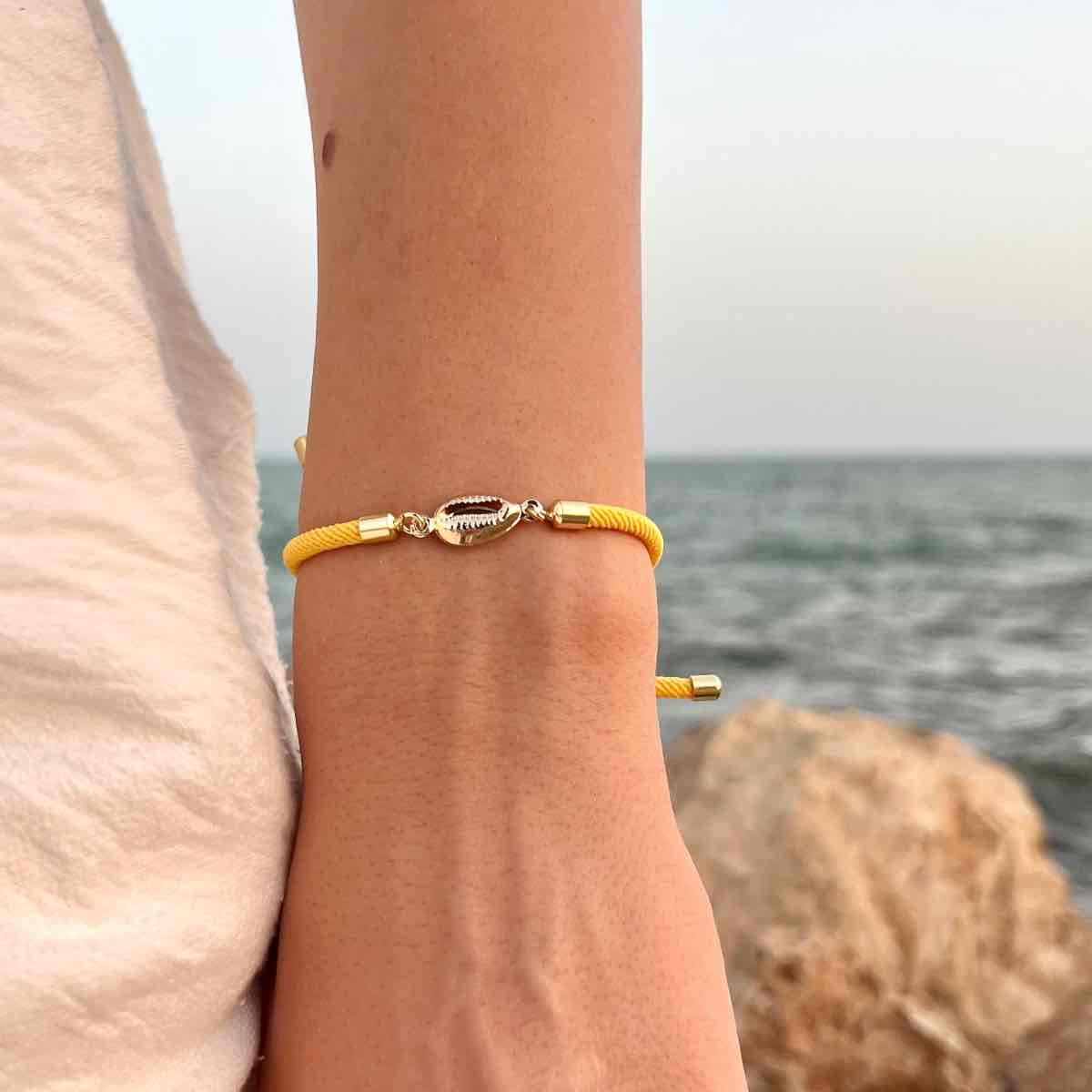 Bracelet jaune ajustable été pour un style irrésistible