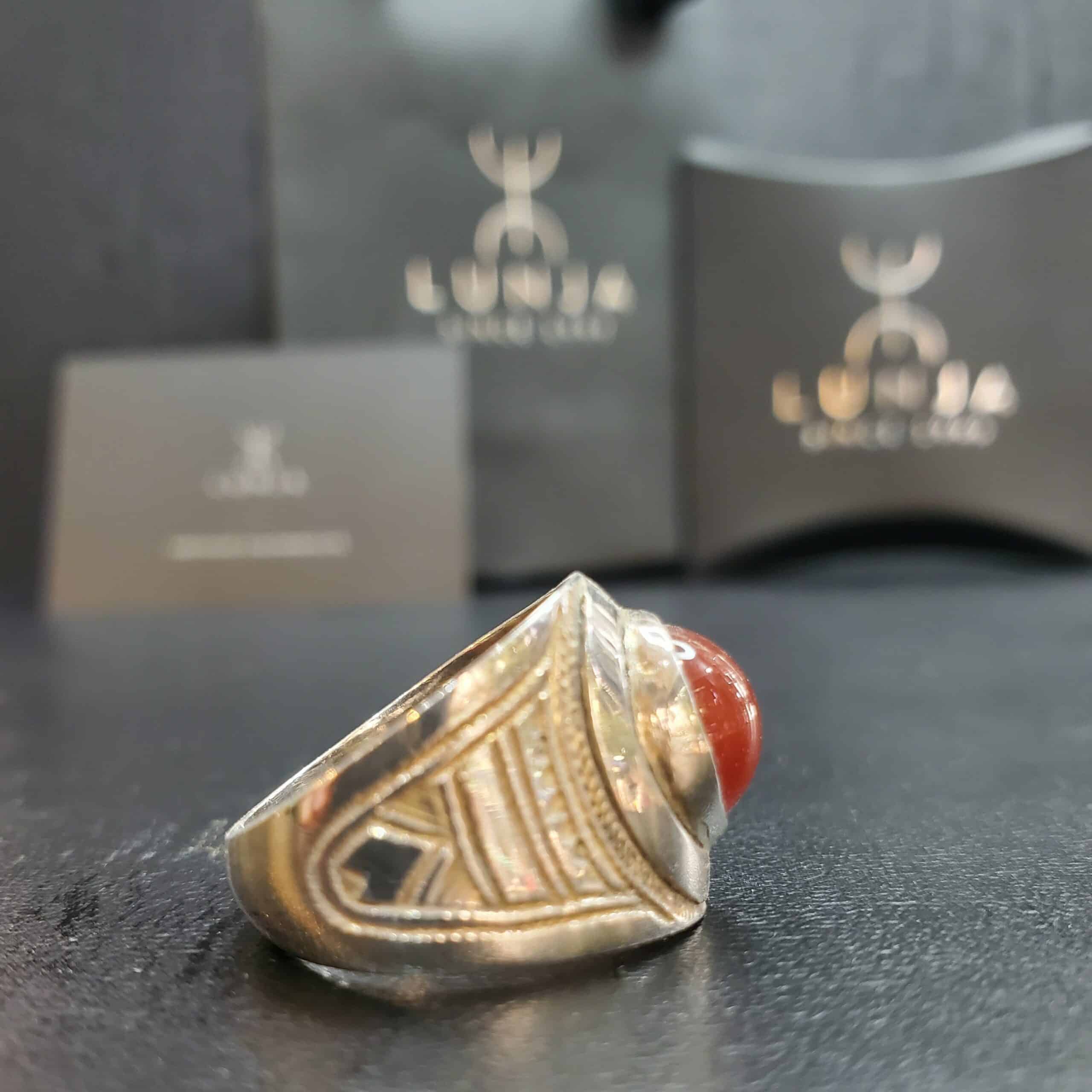 Bague agadez en onyx rouge naturelle et argent Massif 990 ( Taille 55/56)
