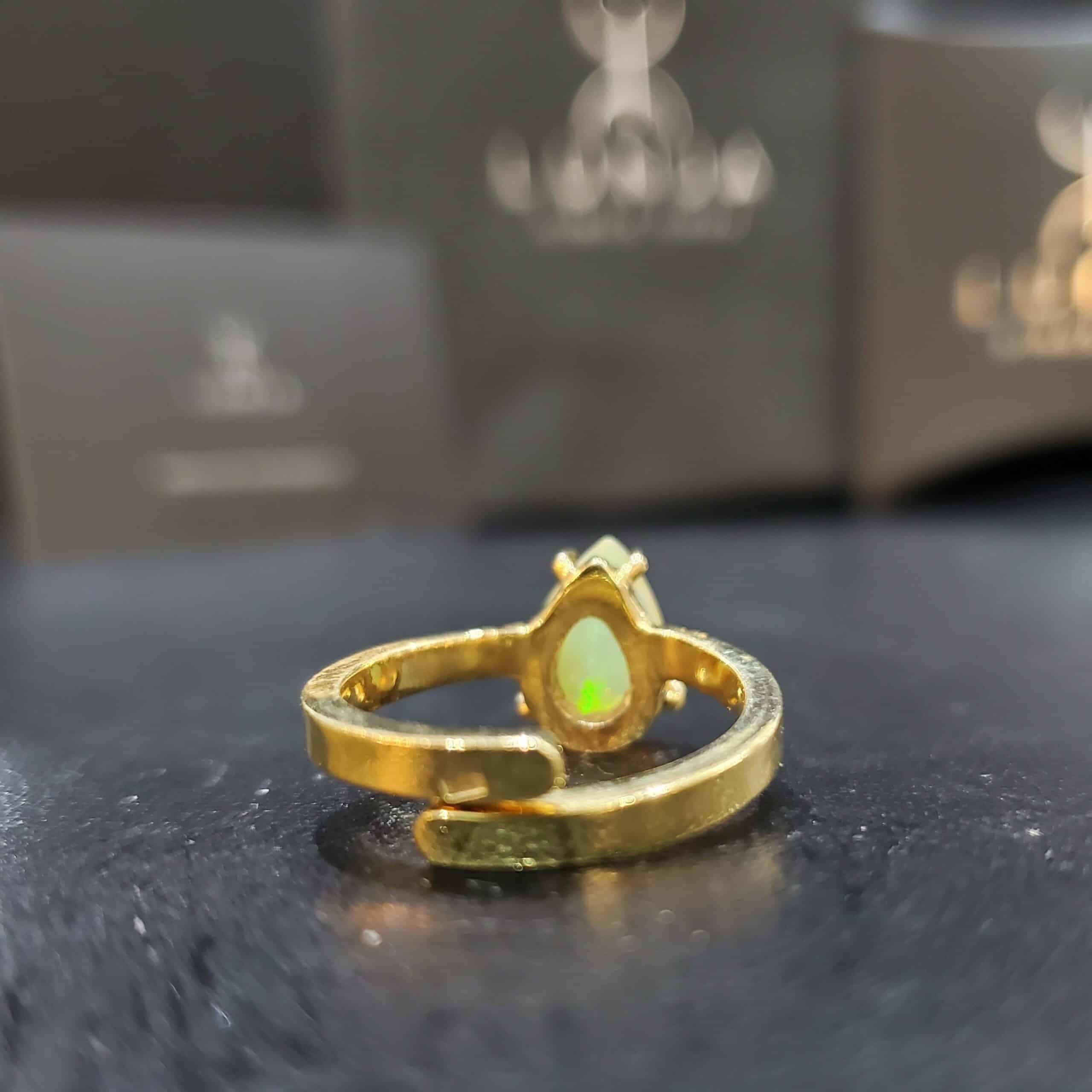 Bague en Opale noble d'Éthiopie 1,6 carats en argent 940