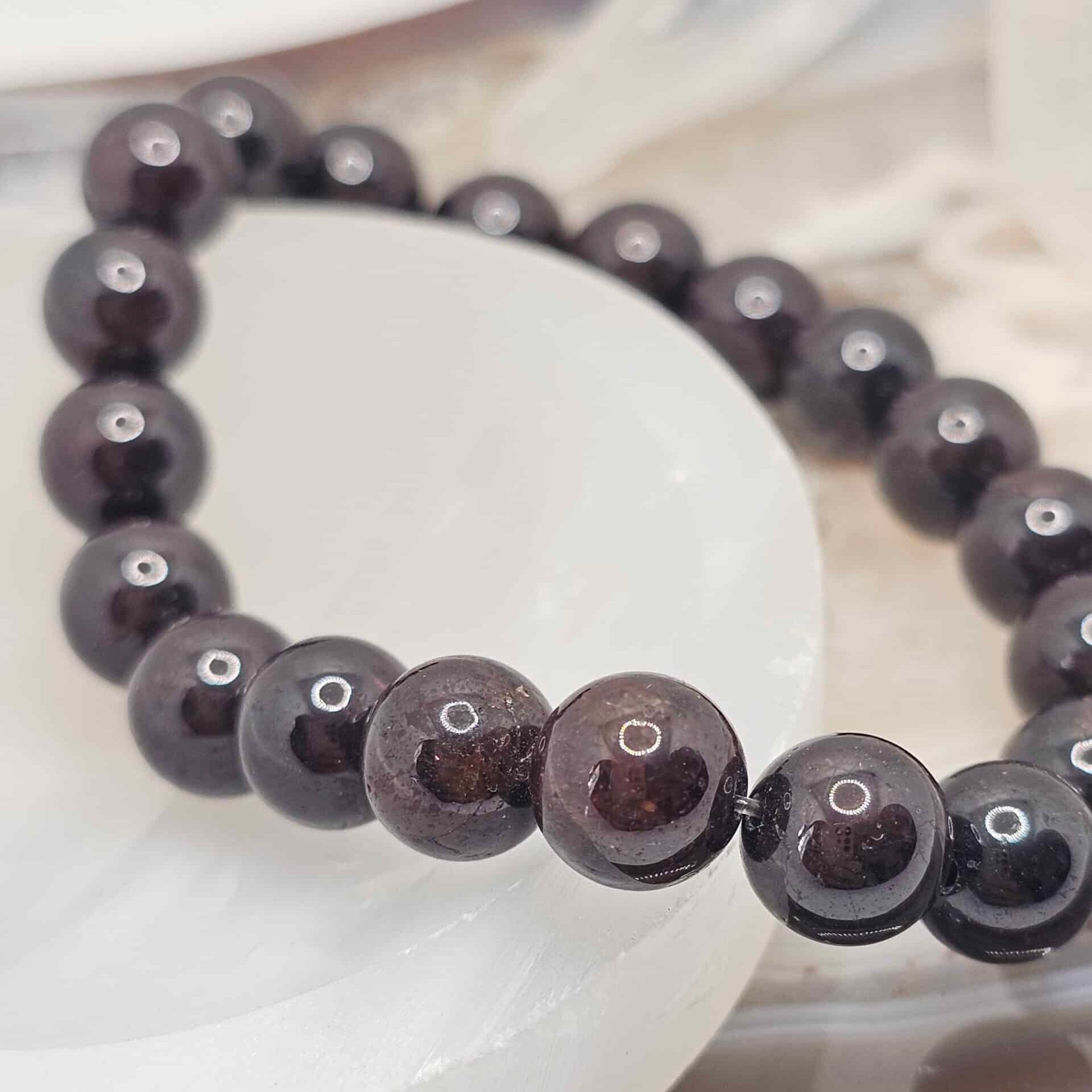 Duo de bracelets élastiques en grenat rouge - Énergie et élégance (17-19 cm)