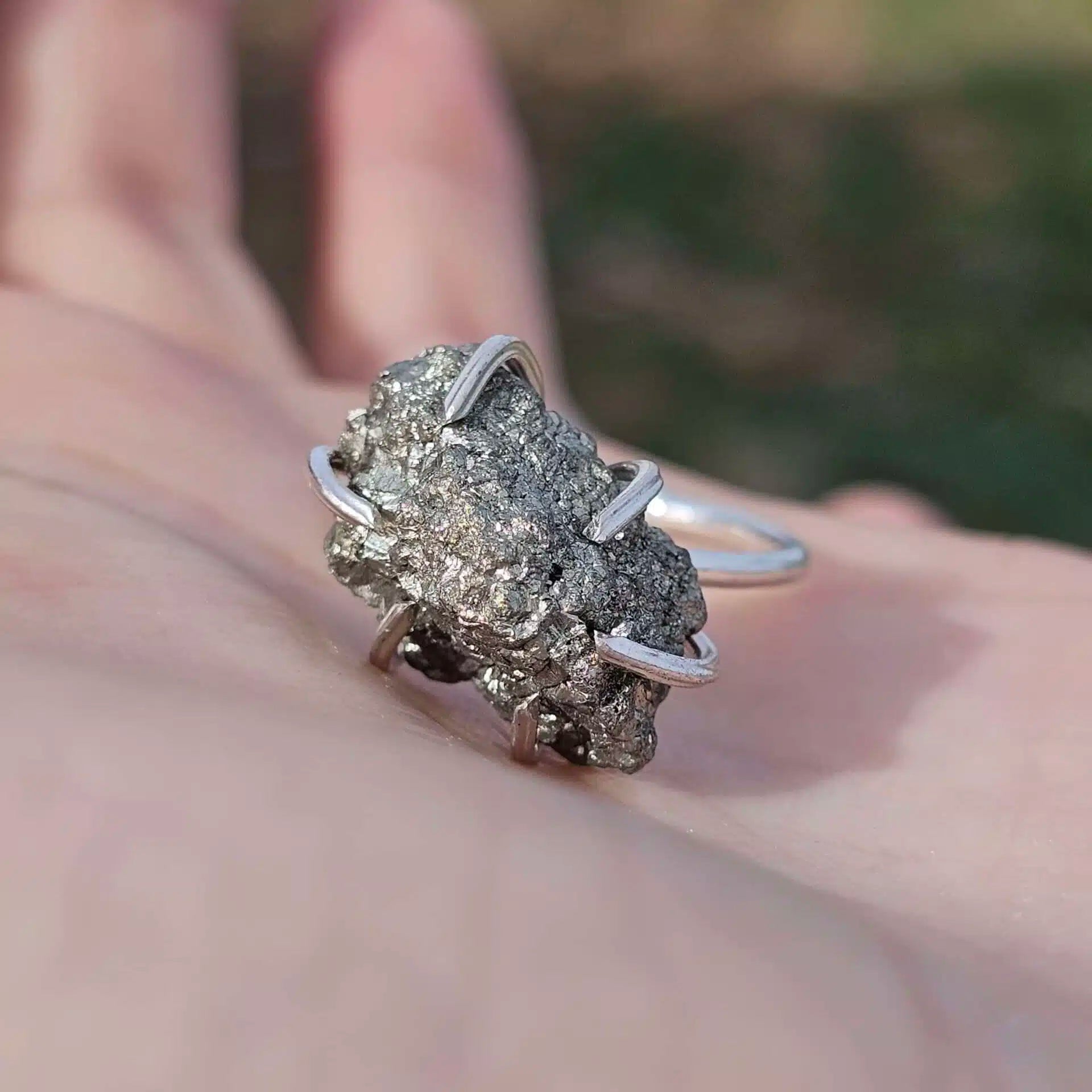 bague argent ajustable unique avec pyrite brute pour un style inégalé