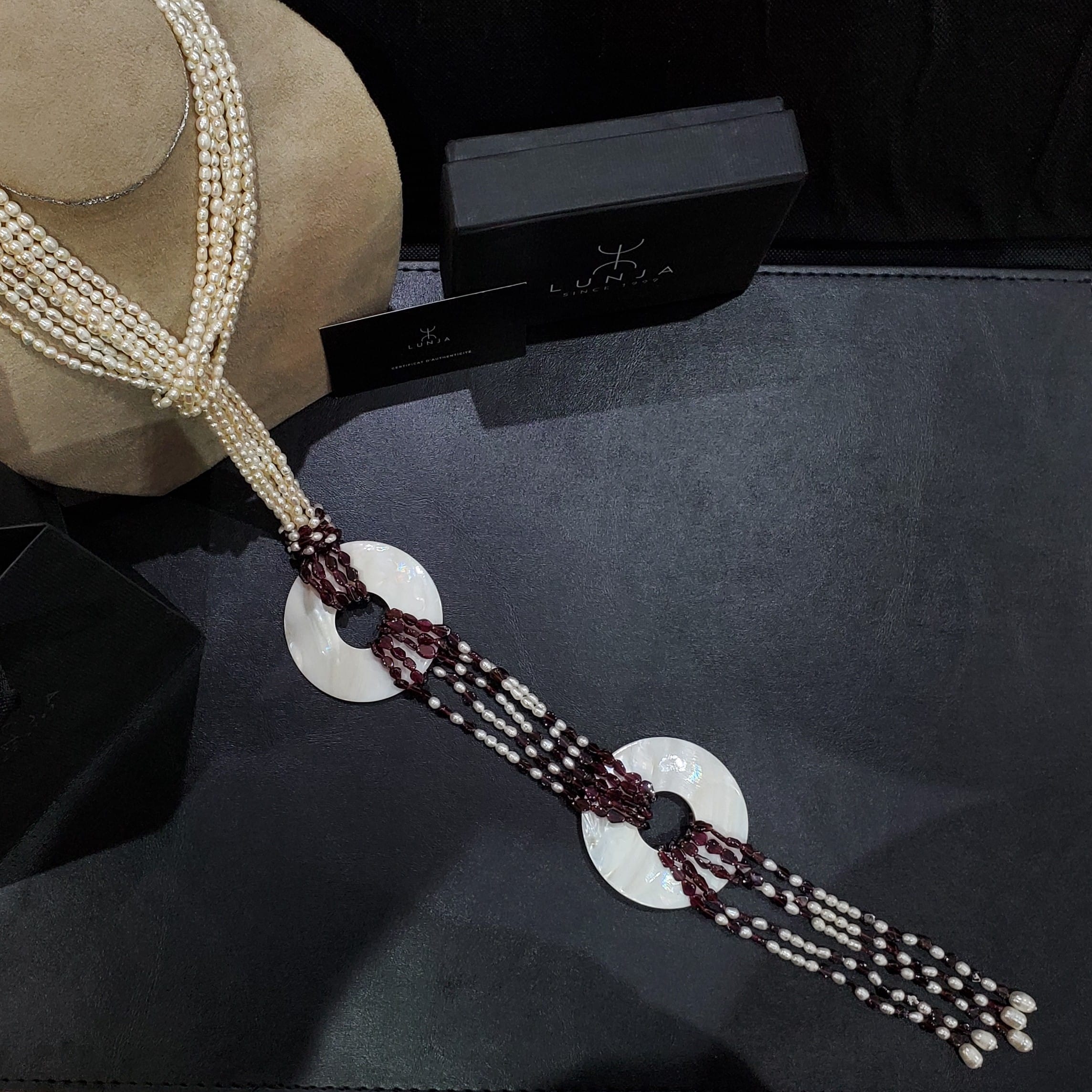 Collier sautoir en perles de culture & grenat (94cm)