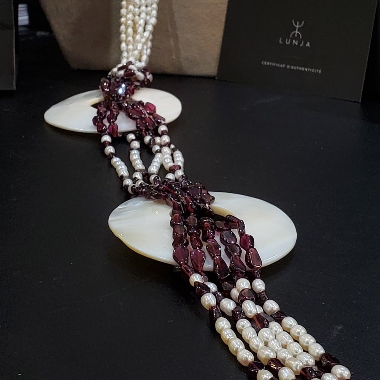 Collier sautoir en perles de culture & grenat (94cm)