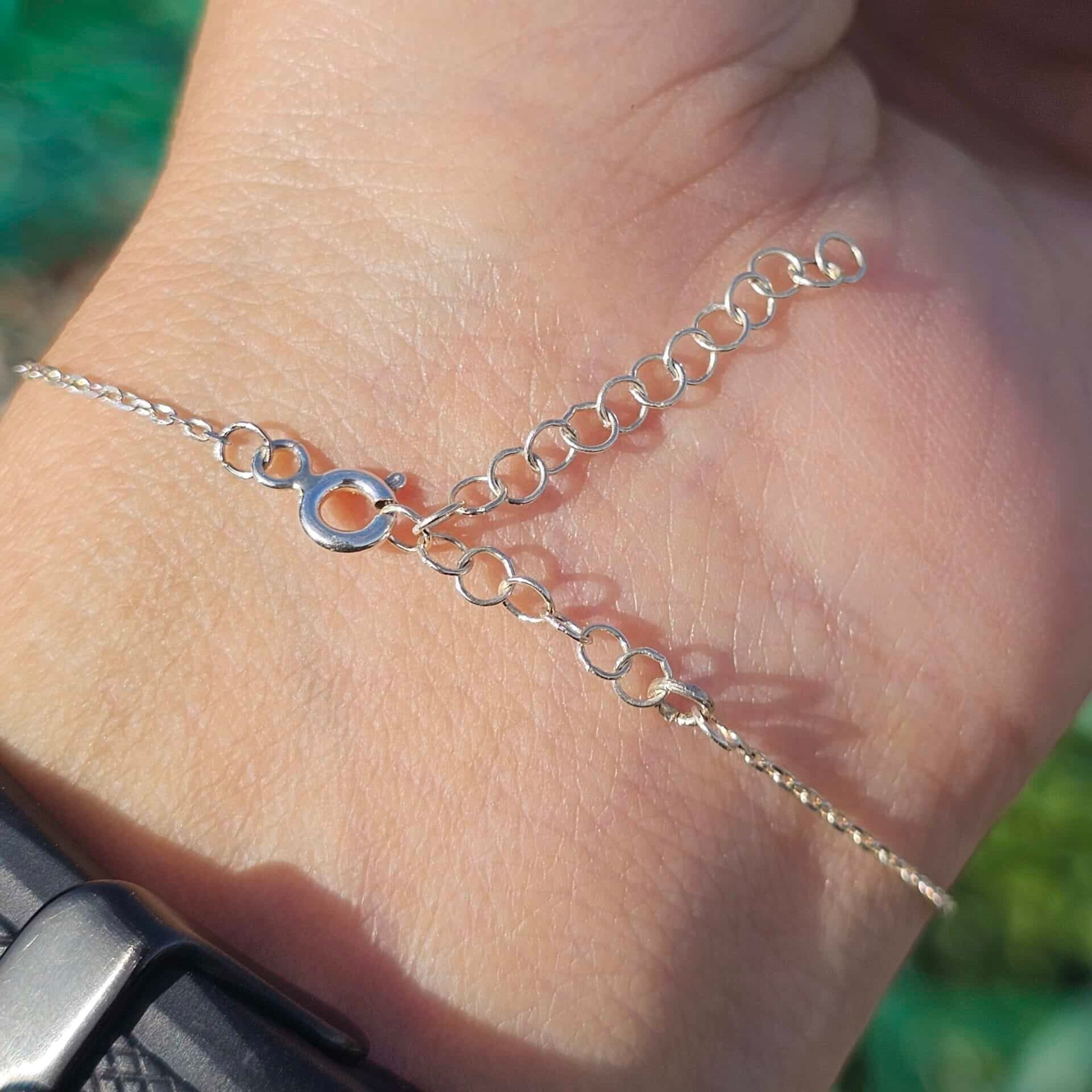 Bracelet en argent 925 avec pendentif cœur en labradorite foncée (Ajustable)