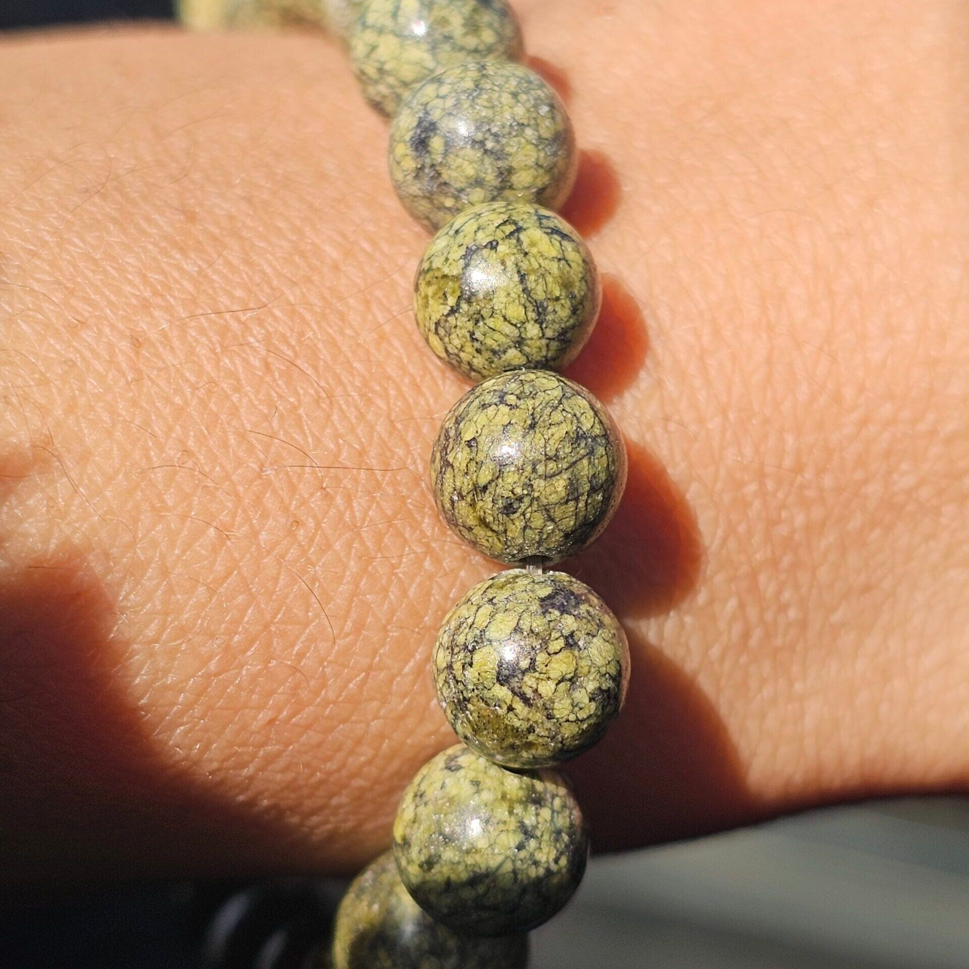 bracelet serpentine élégant pour sérénité et protection