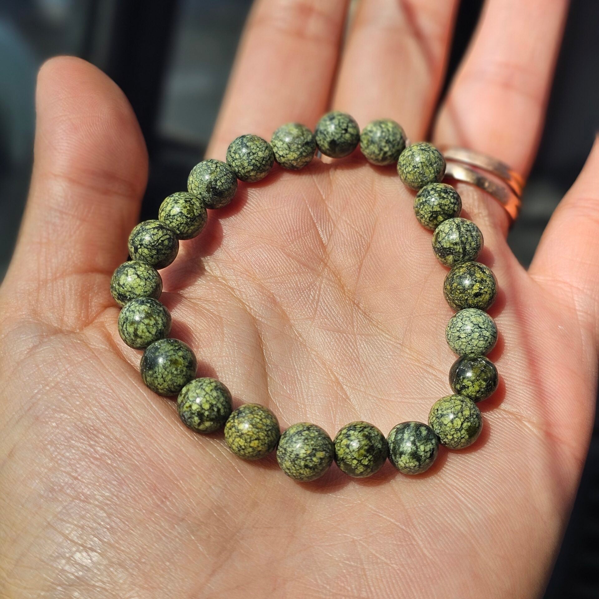 bracelet serpentine élégant pour sérénité et protection