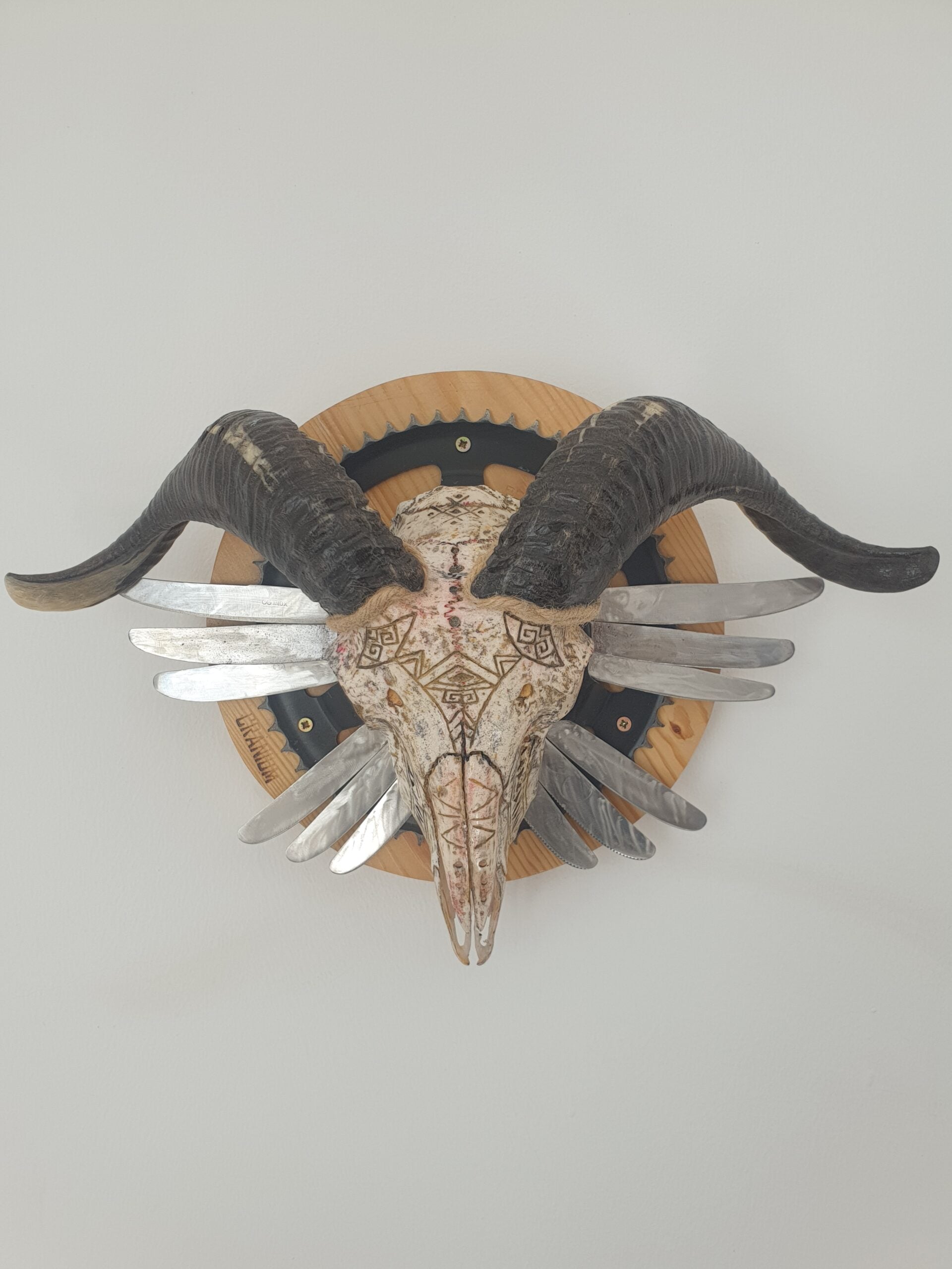 Crâne de bélier déco cornes bois et métal steampunk