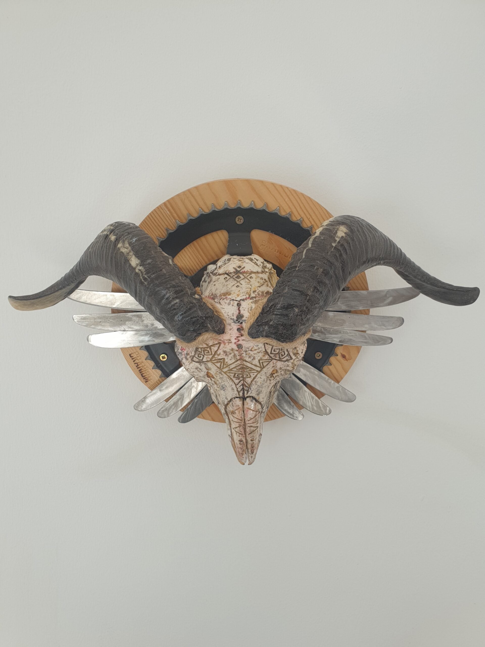Crâne de bélier déco cornes bois et métal steampunk