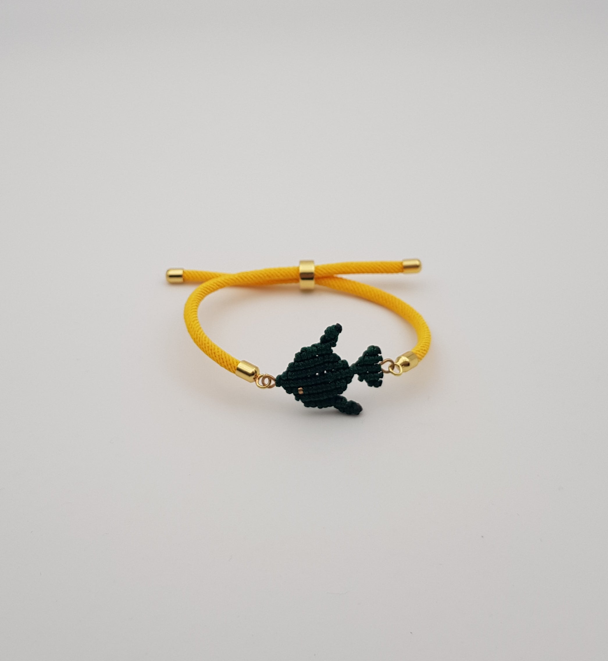 Bracelet micromacramé poisson ajustable jaune vert acier