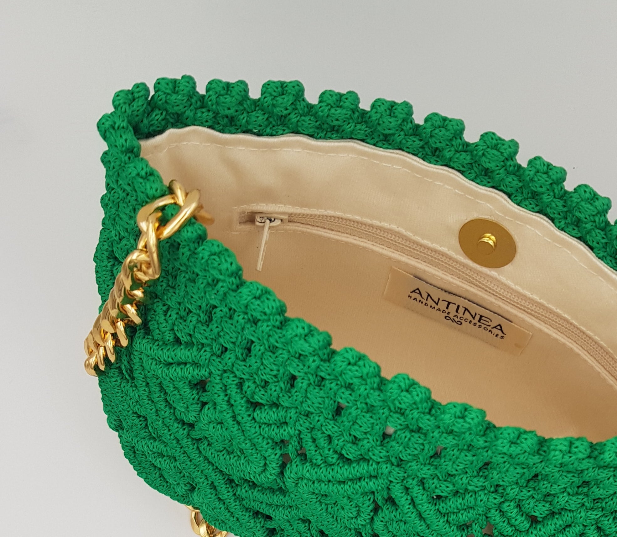 Sac macramé torsadé vert avec chaîne dorée amovible