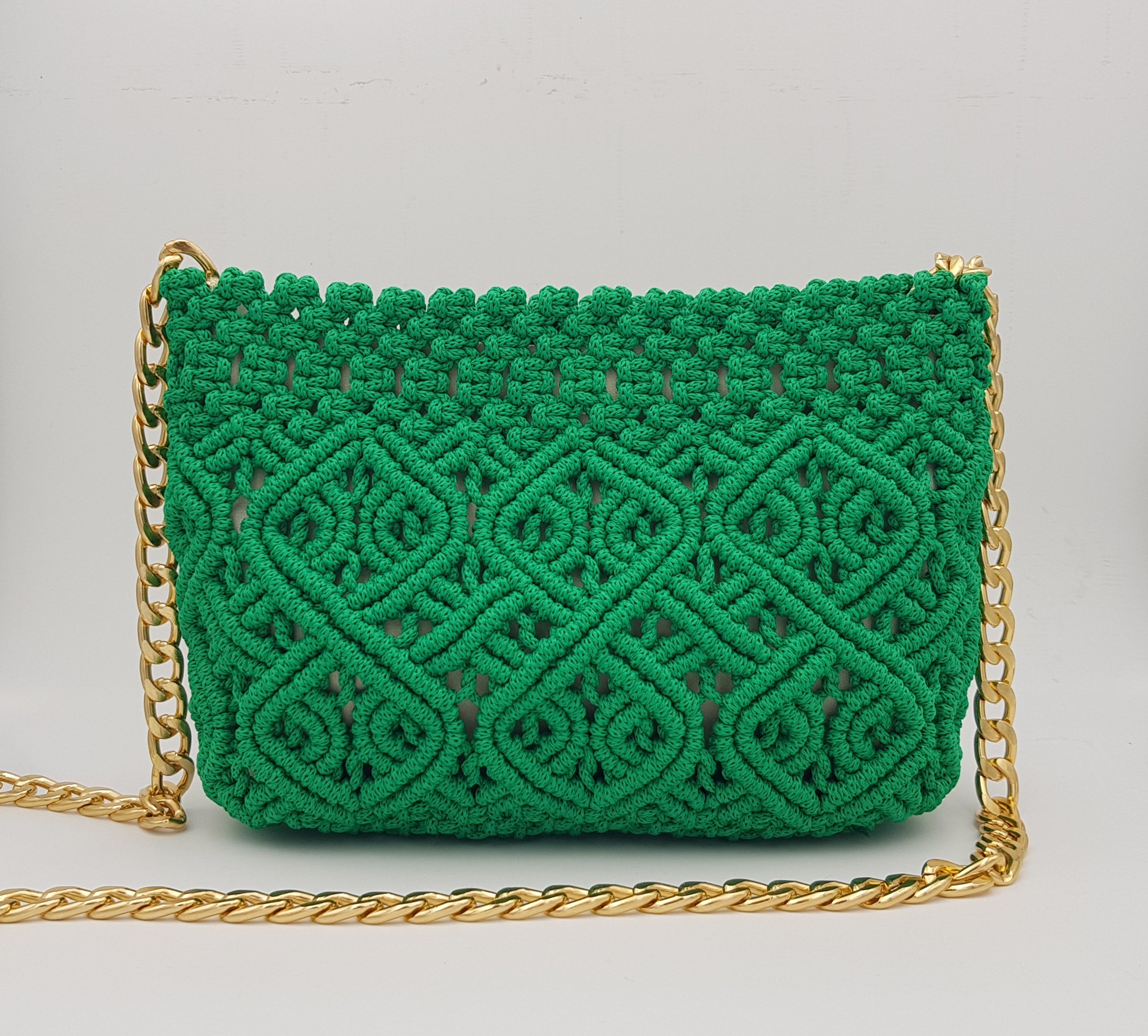 Sac macramé torsadé vert avec chaîne dorée amovible