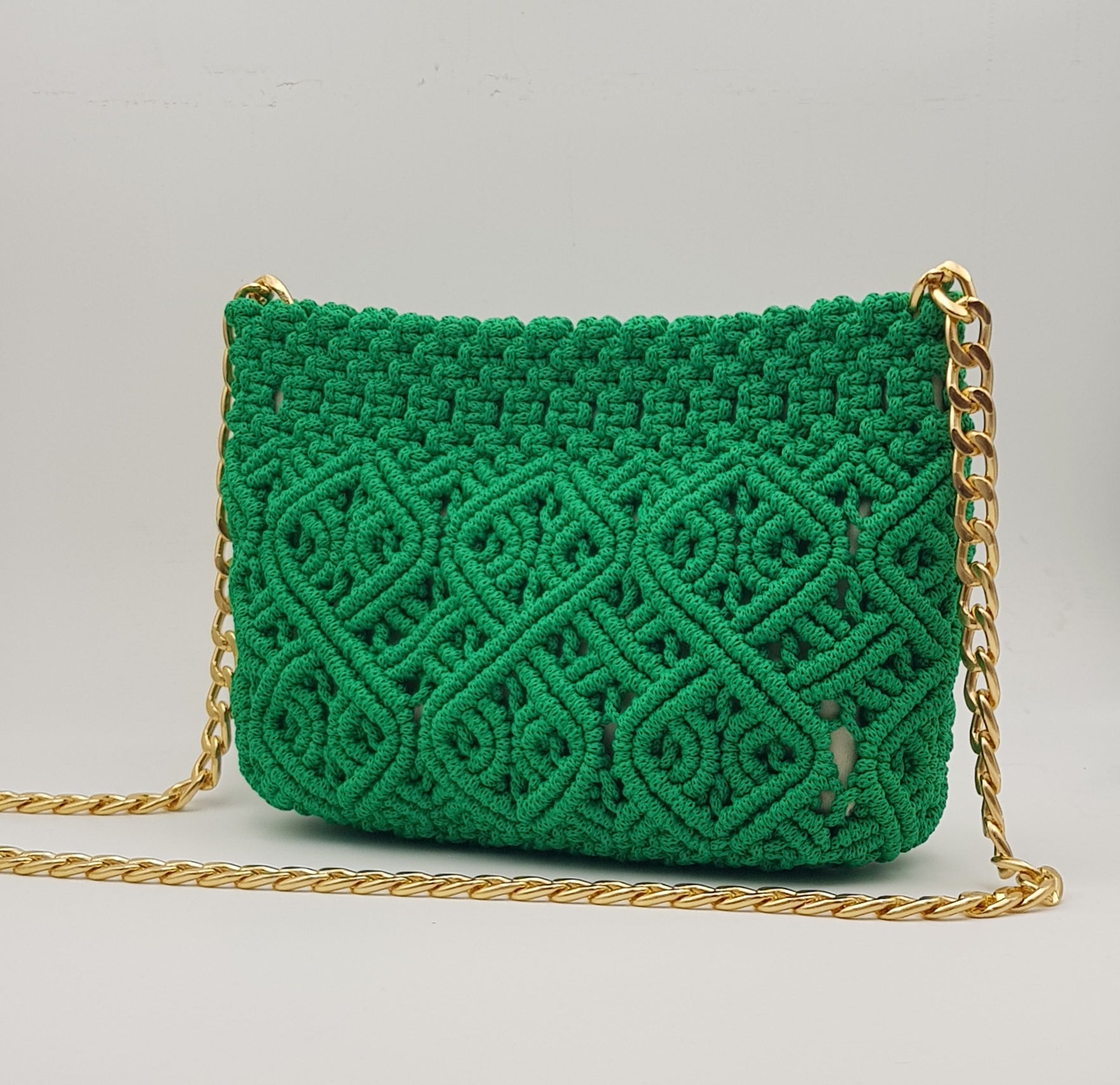 Sac macramé torsadé vert avec chaîne dorée amovible