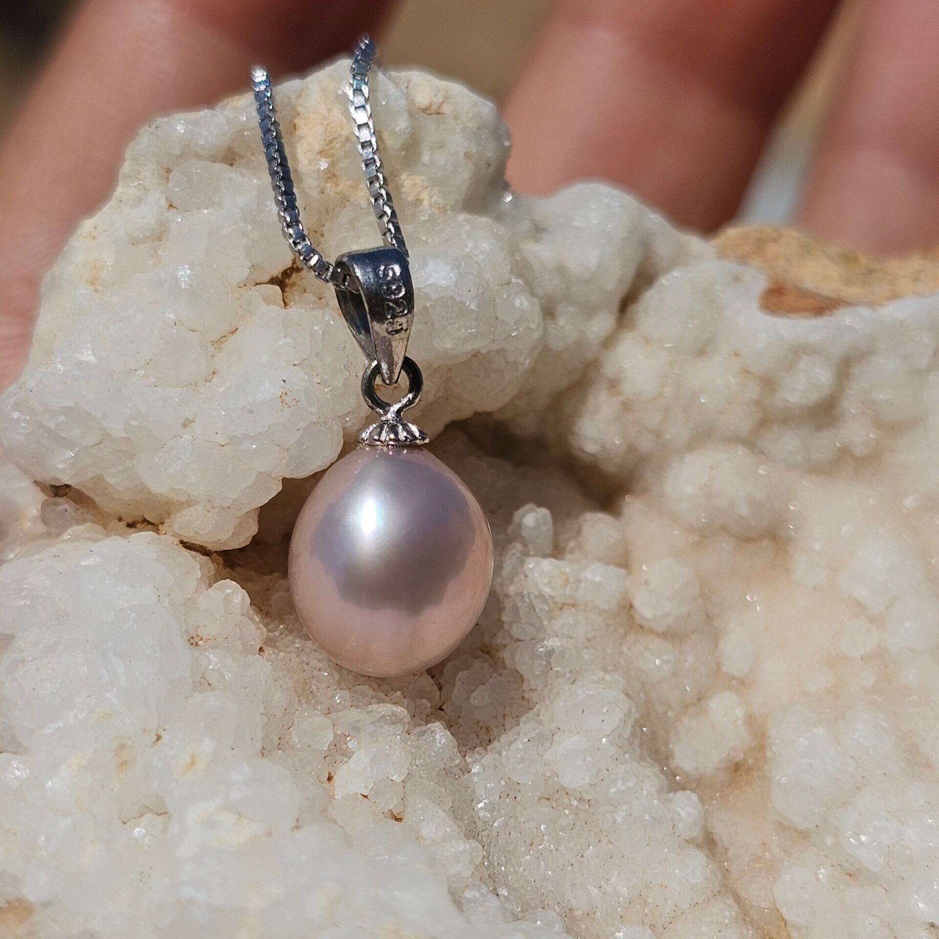 Collier en argent 925 avec un pendentif de perle rose naturelle