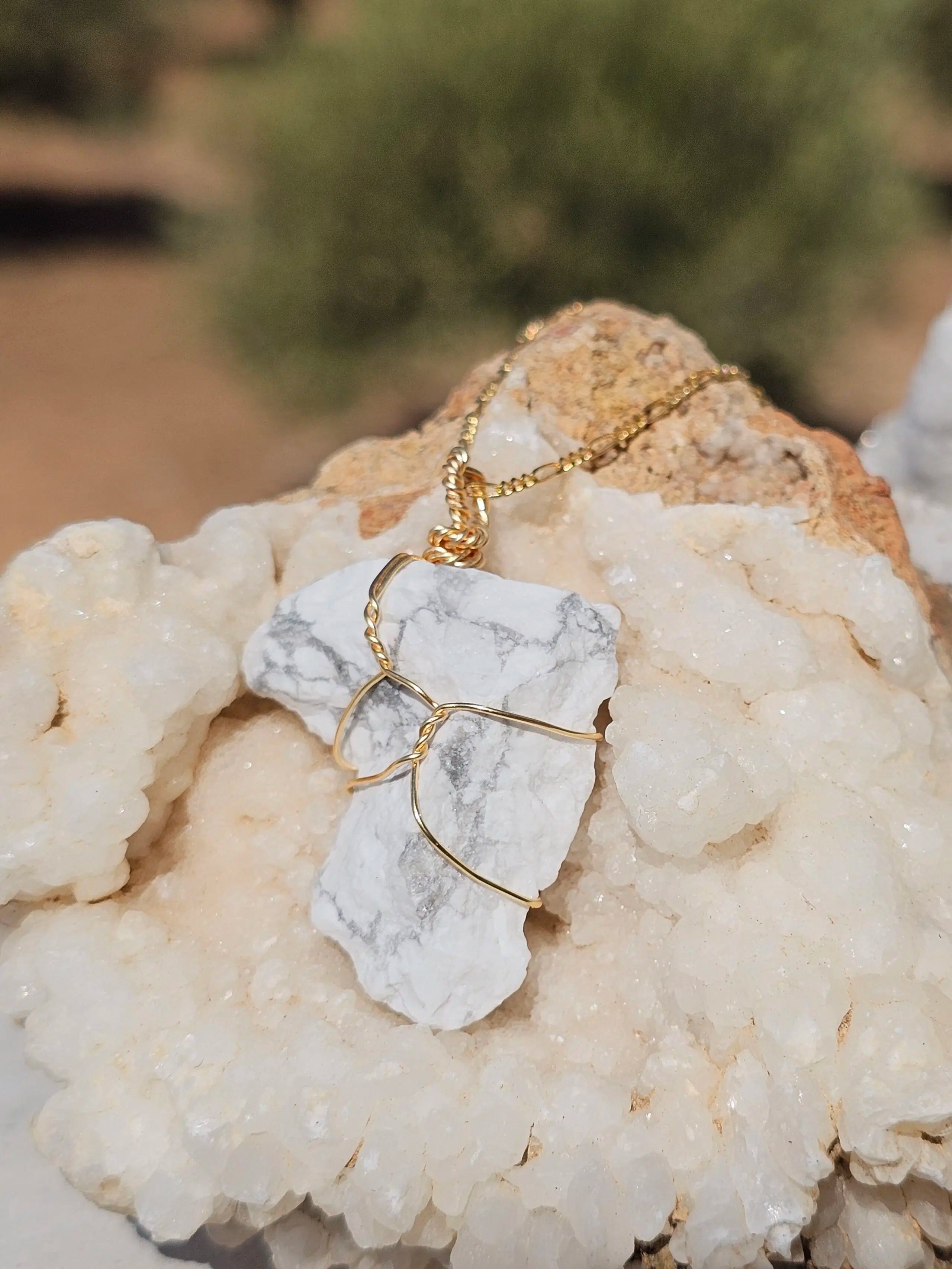 Collier Argent 925 Plaqué Or Pendentif Howlite - Élégance Naturelle