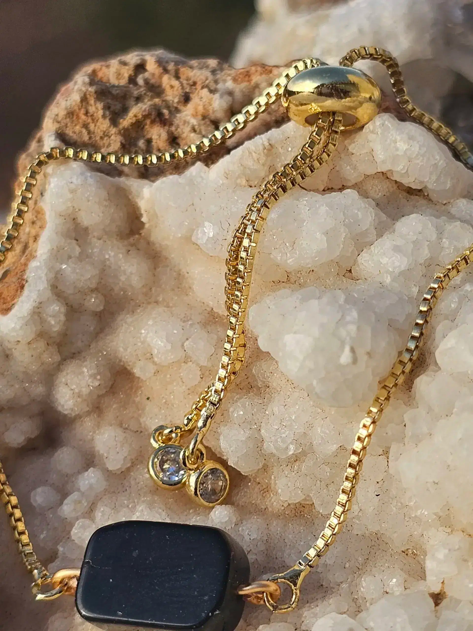 Bracelet Doré Obsidienne Noire - Charme et Protection