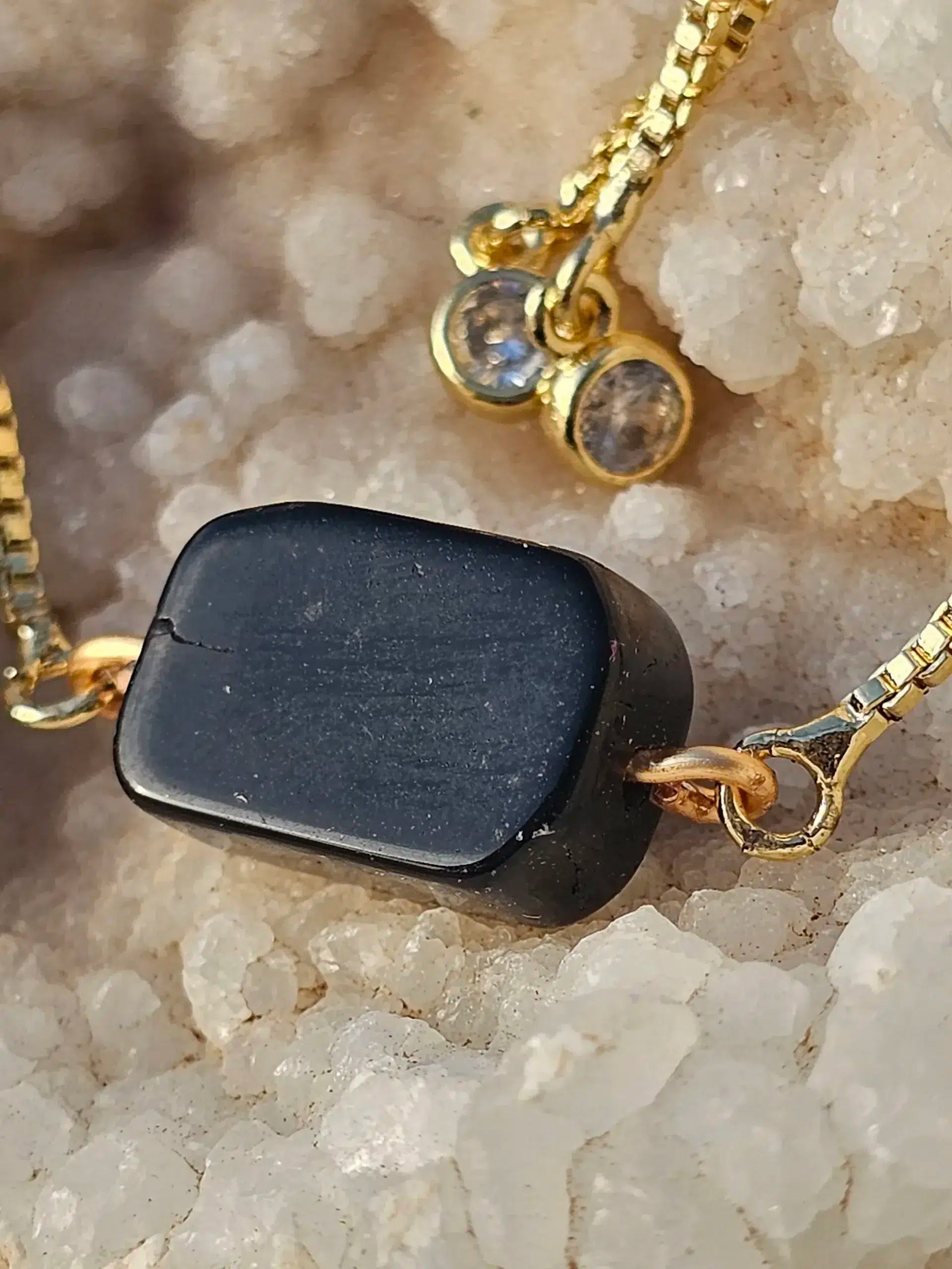 Bracelet Doré Obsidienne Noire - Charme et Protection