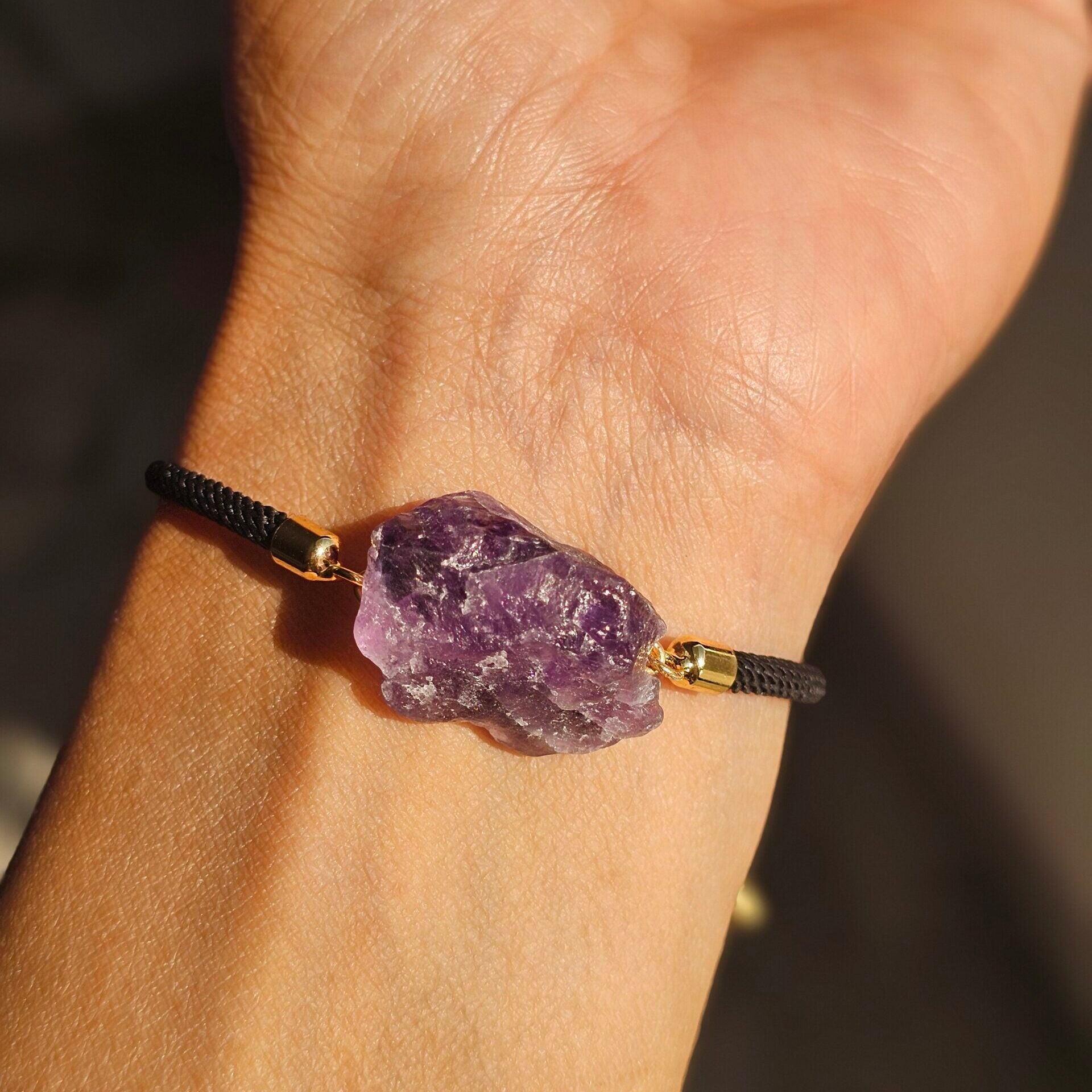 Bracelet Améthyste Brute Cordon Noir - Élégance Spirituelle