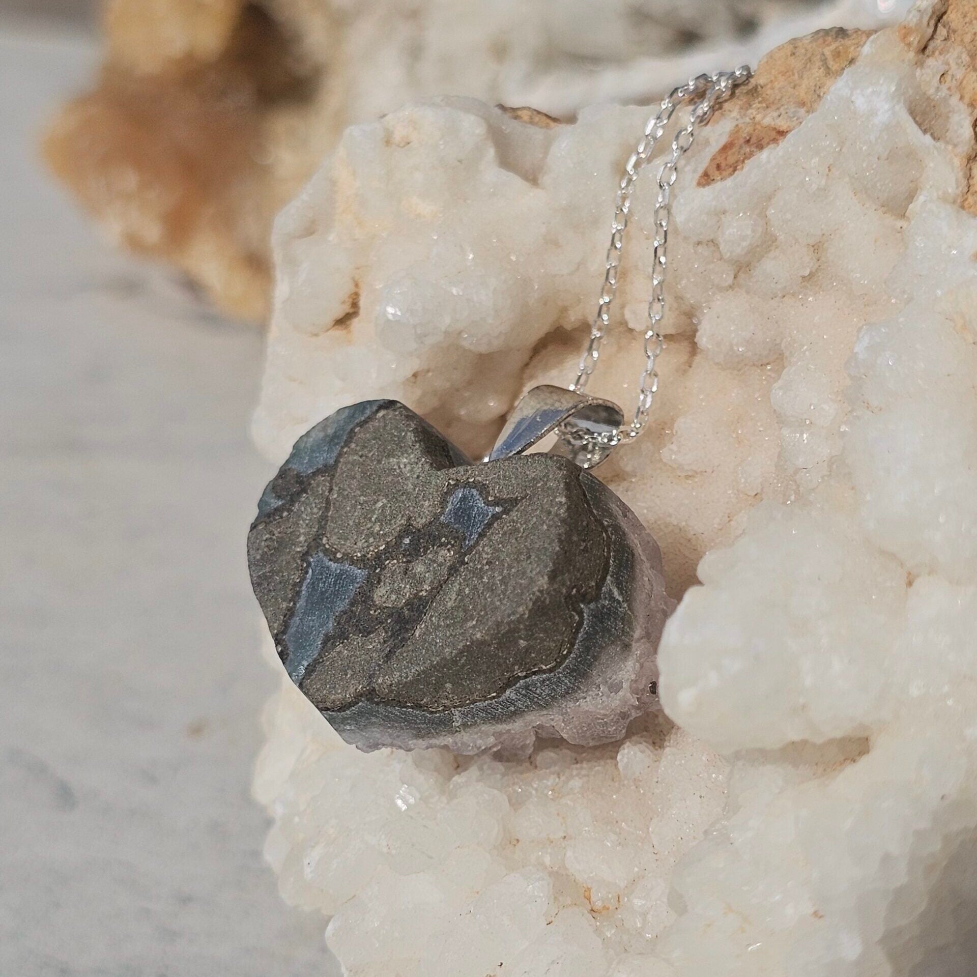 Collier d'Argent 925 avec Cœur Améthyste Brute - Équilibre Éclatant