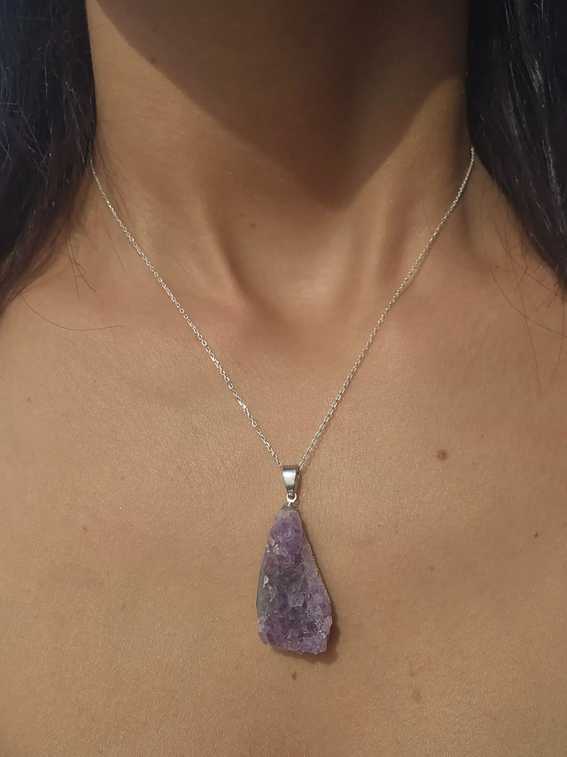 Collier en Argent 925 et Améthyste Brute - Élégance Artisanale et Énergie Apaisante
