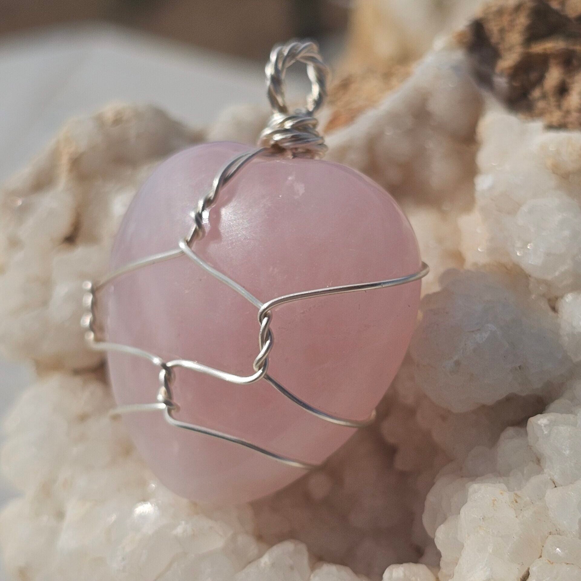Pendentif cœur en quartz rose sertie d'acier inoxydable – sans collier
