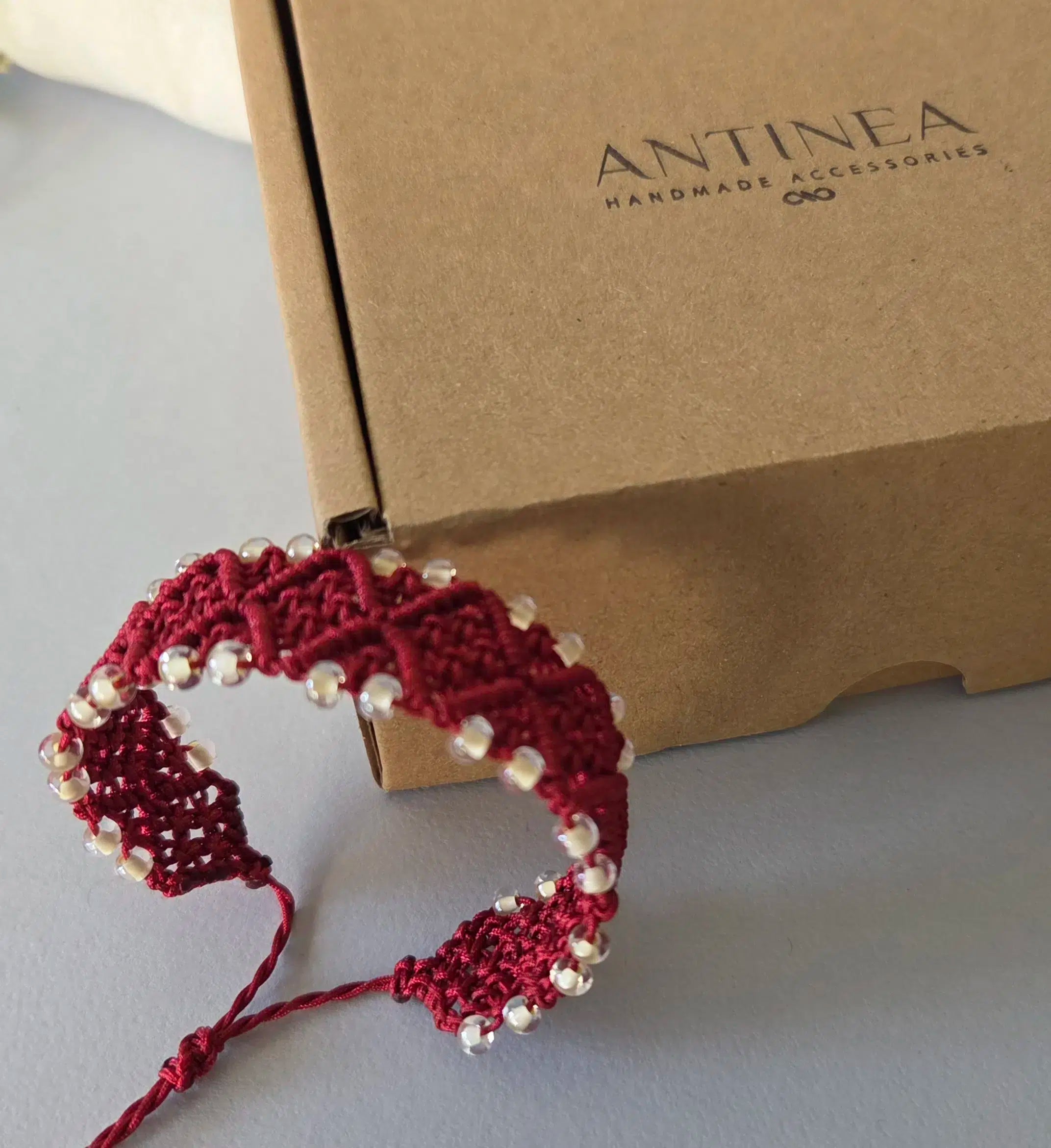 Bracelet Micromacramé Rouge Bordeaux - Élégance Unique