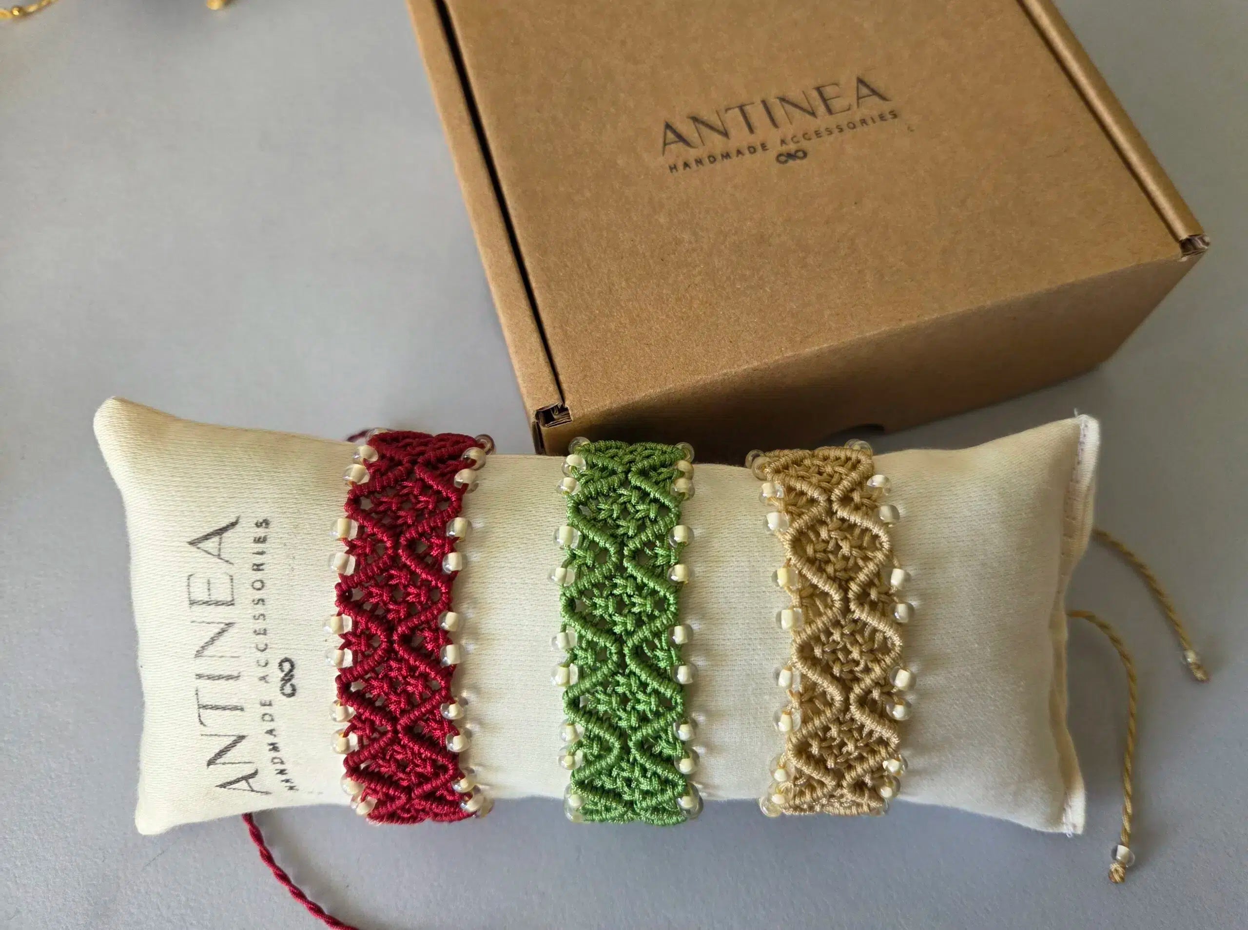 Bracelet Micromacramé Rouge Bordeaux - Élégance Unique