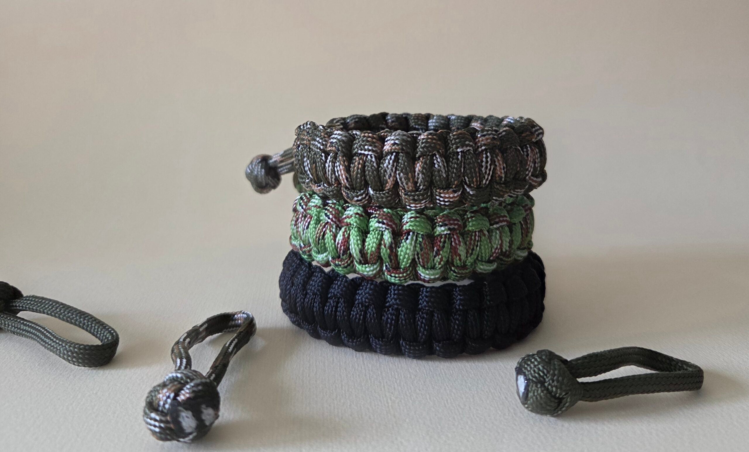 Bracelet paracorde robuste pour aventuriers au style unique