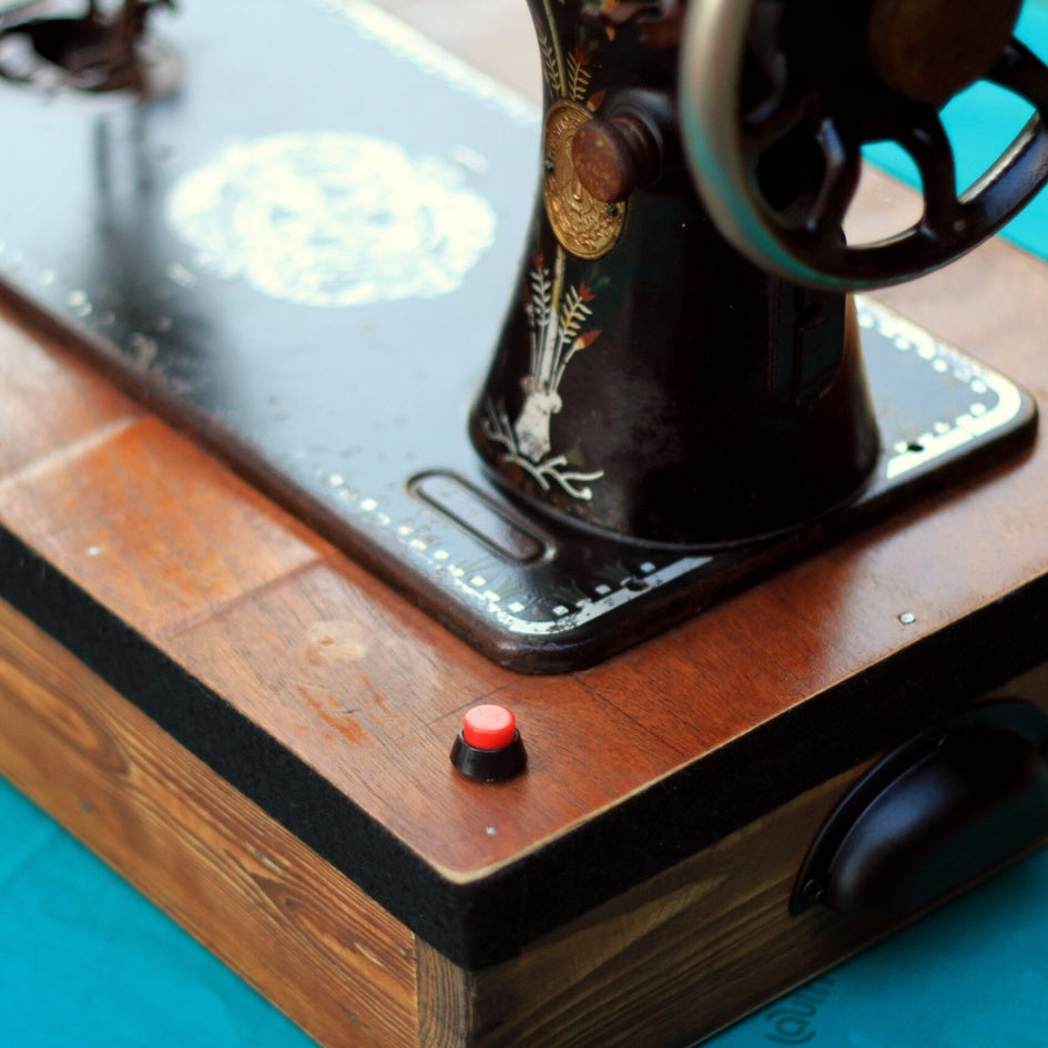 Lampe vintage unique en machine à coudre Singer pour un style rustique