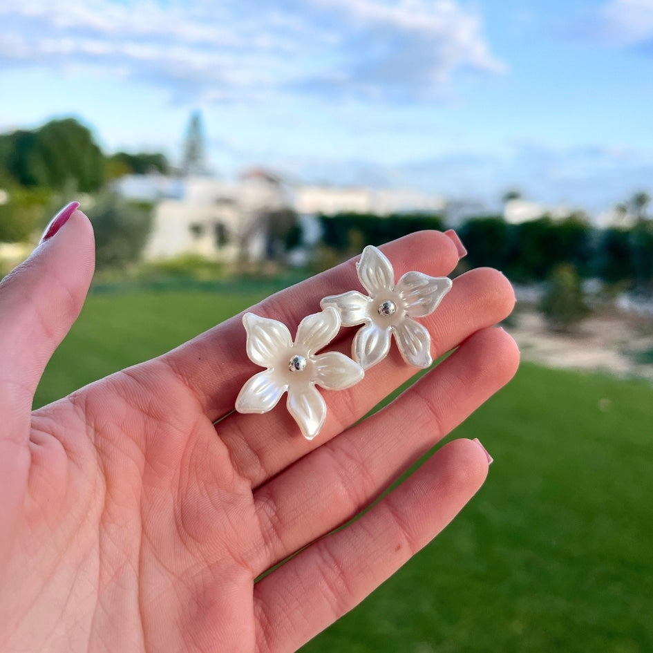 Boucles d’Oreilles Artisanales en Forme de Fleur