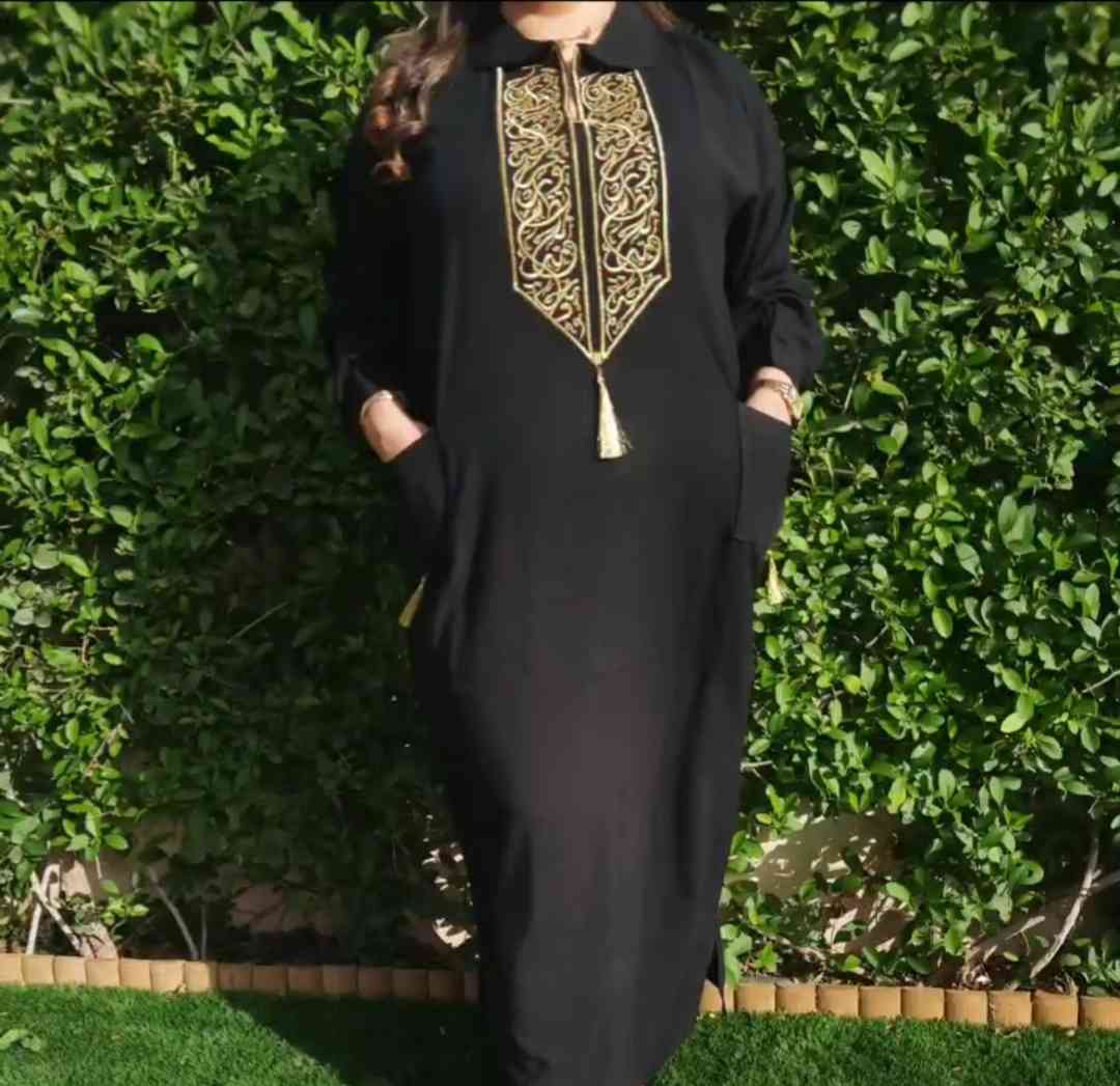 Robe tunique élégante en noir bleu roi et plus pour un look unique