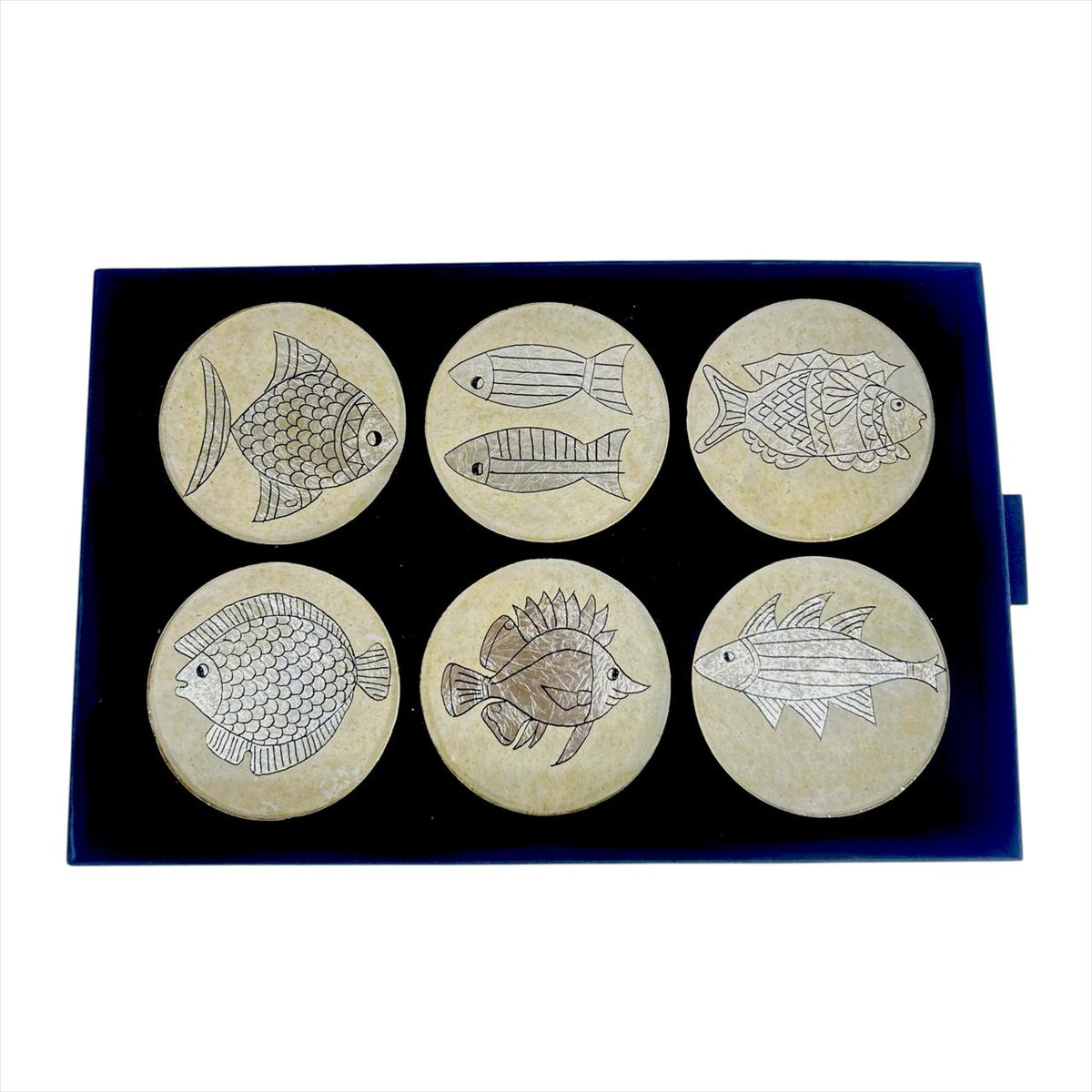 Coffret très élégant avec 6 sous-tasses artisanales à la feuille d’or