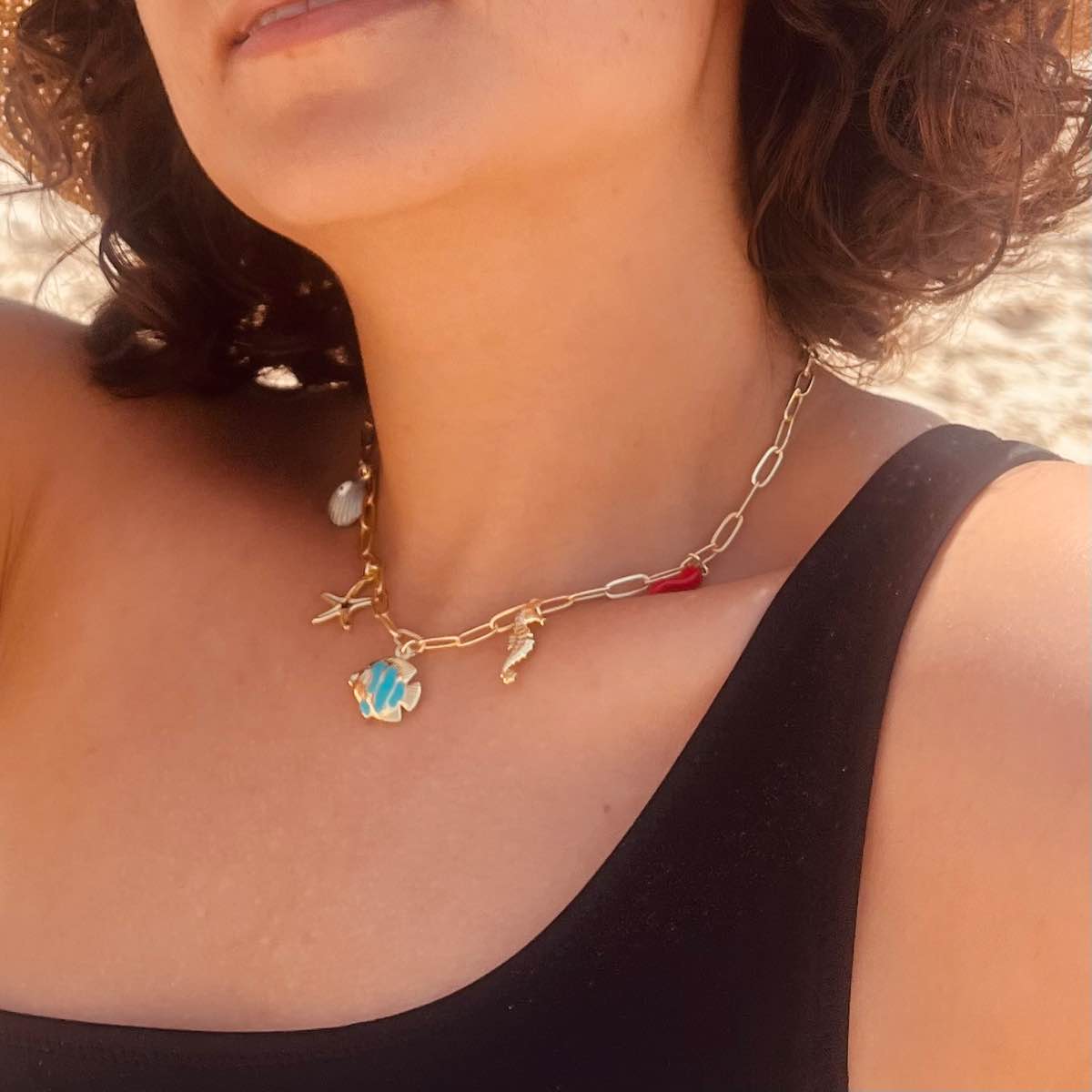 Collier houta avec charmes irrésistibles pour un style unique