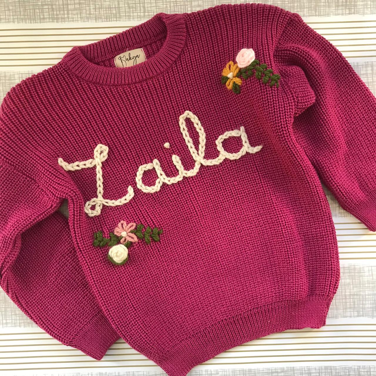 Pull rose oversize à motifs floraux personnalisable avec un prénom, Tricot en laine et coton