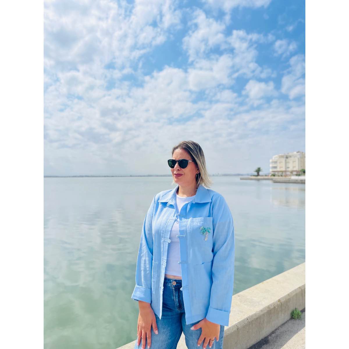 Veste bleu ciel élégant pour un style unique et raffiné