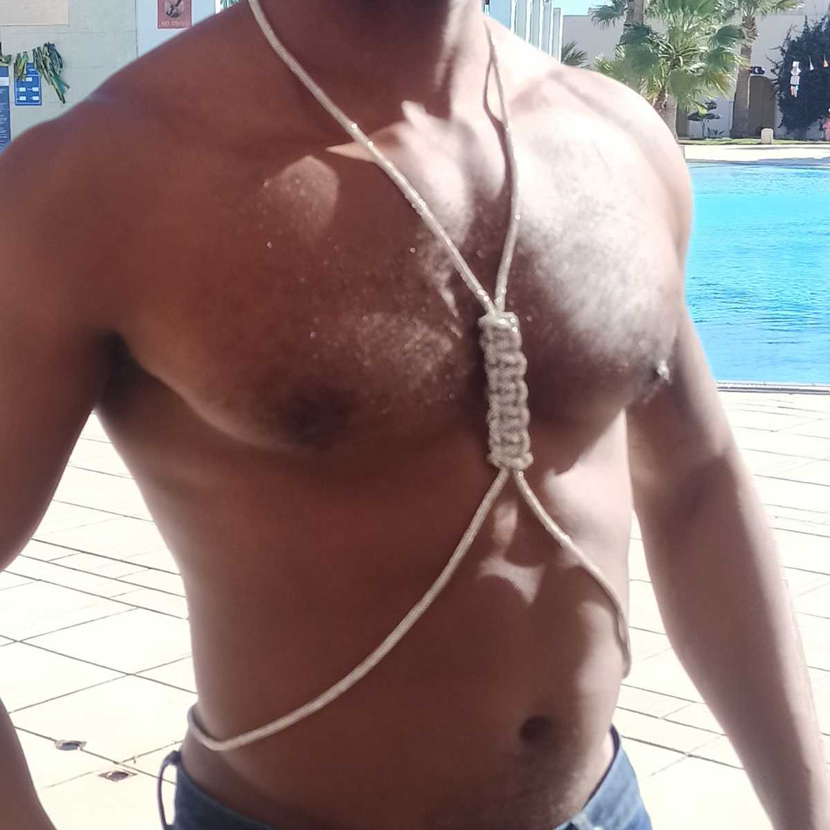 chaîne de corps élégante pour sublimer votre silhouette L