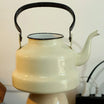 Luminaire théière vintage : une lampe unique et élégante