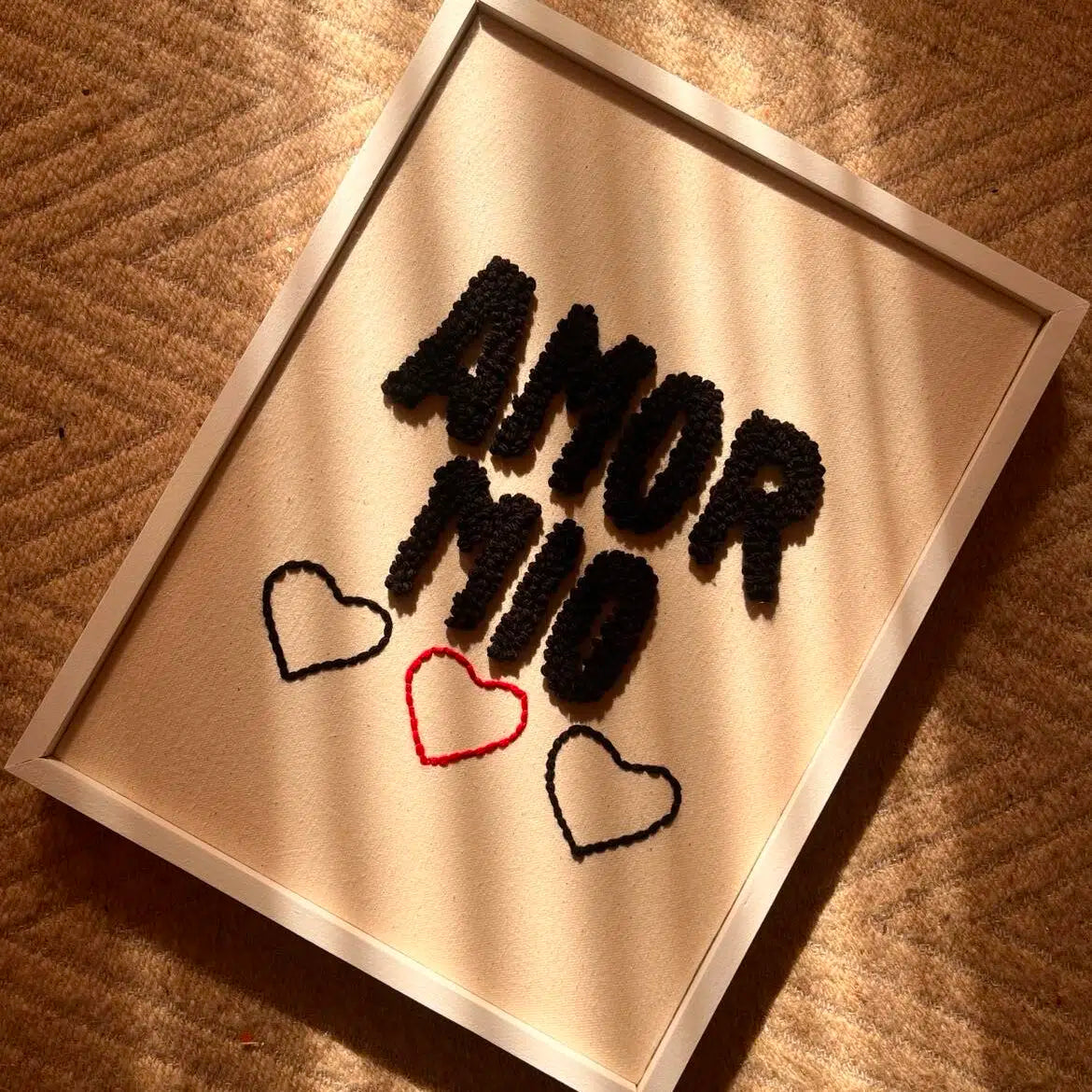 Tableau Amor mio brodé a la main