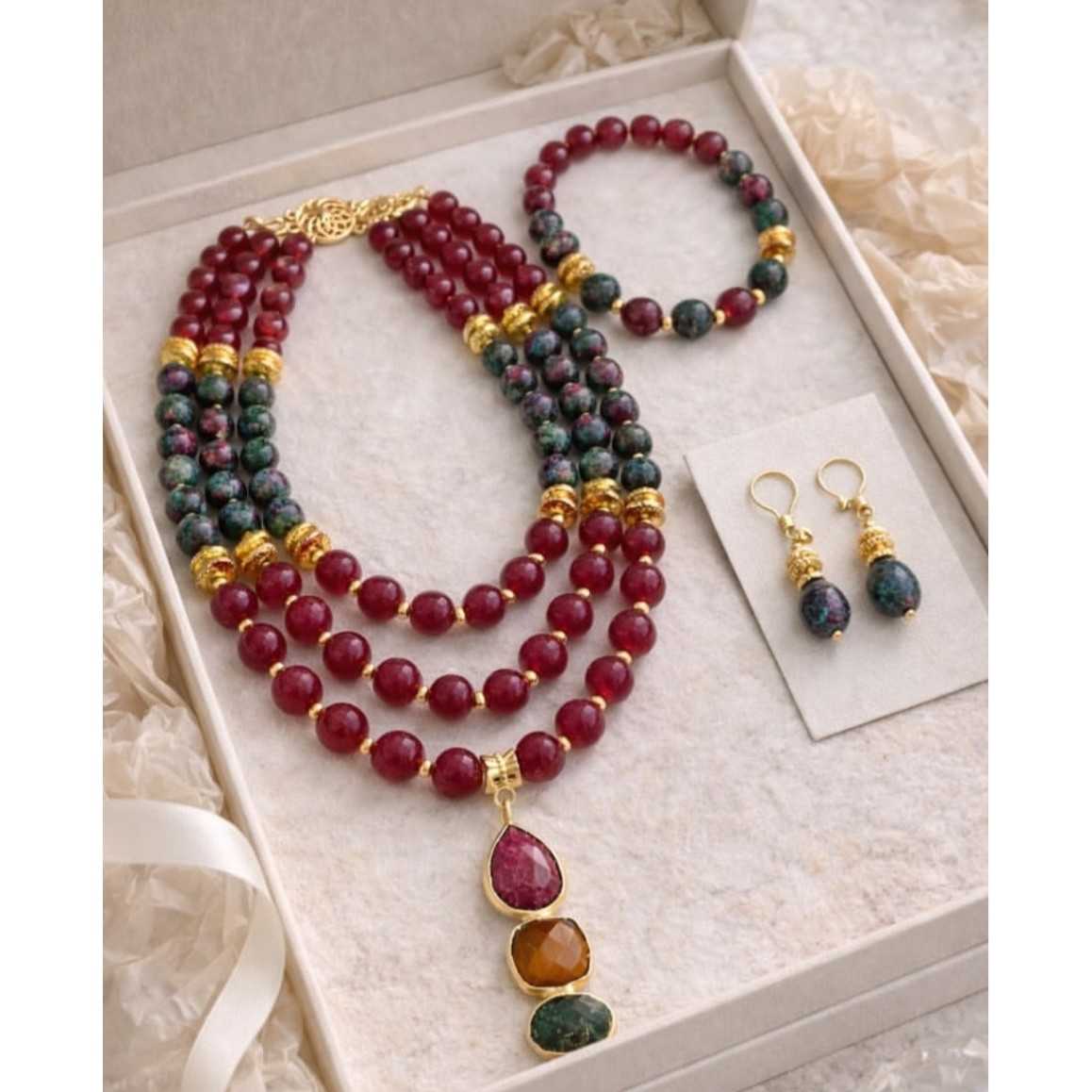 collier agathe élégant pour sublimer votre beauté naturelle