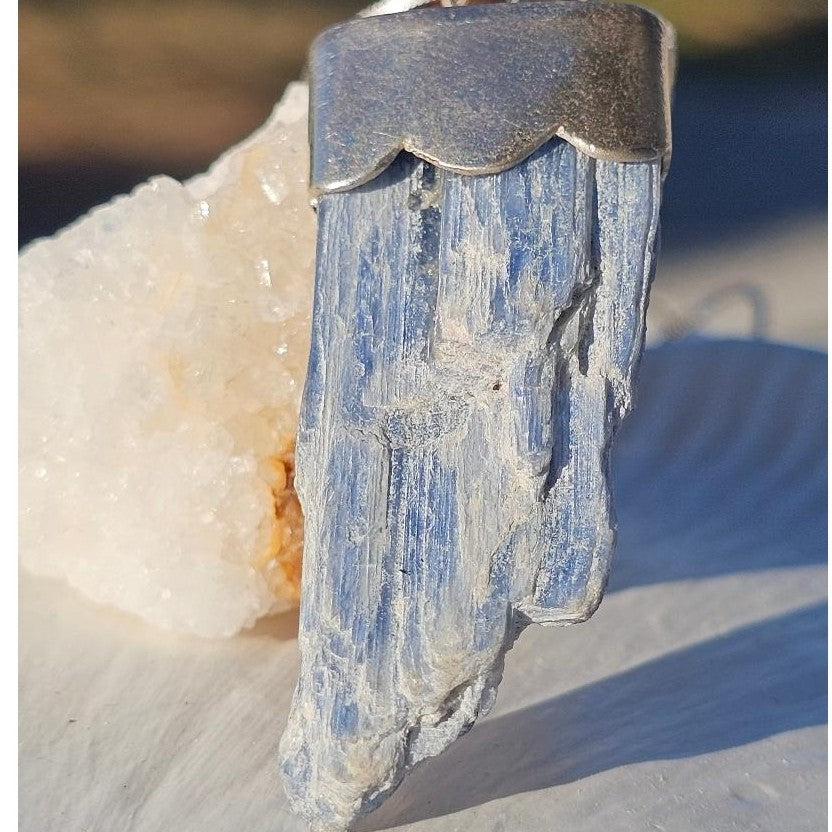 Collier kyanite en argent 925 pour un style unique et élégant