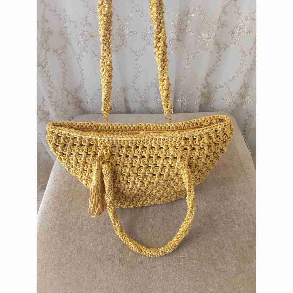 Sac en paille chic pour un style estival irrésistible