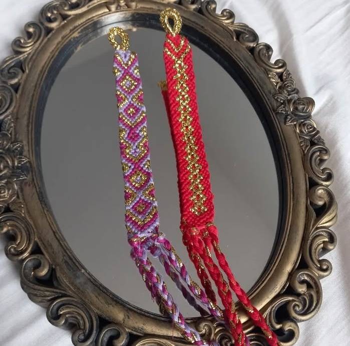 Bracelet brésilien fait main en coton multicolore irrésistible