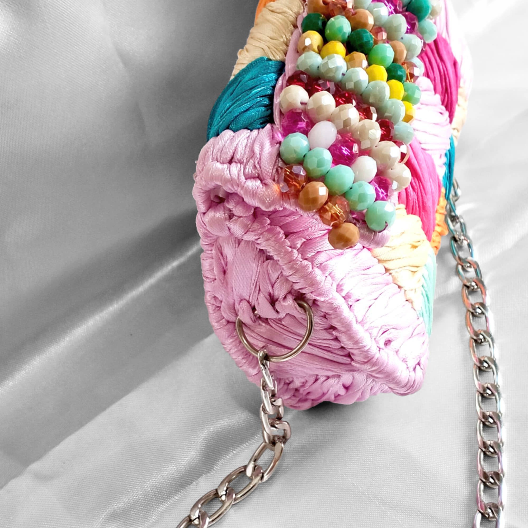 Mini Sac Soirée Fait Main Arc-en-Ciel Bohème Éclat et Élégance