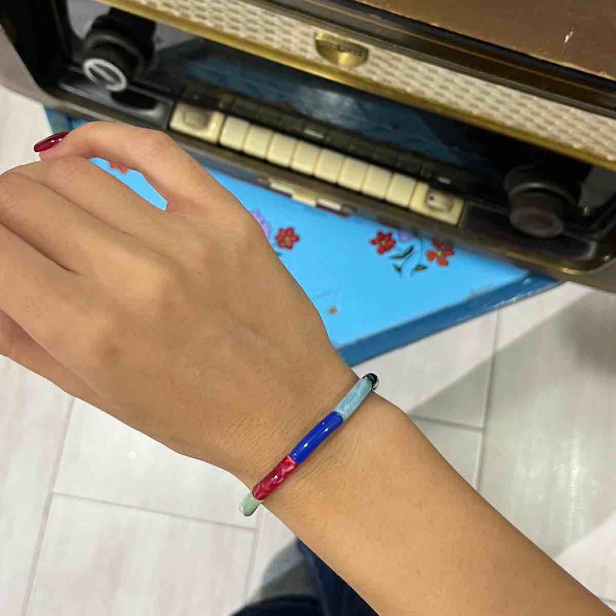 Bracelet multicolore ajustable unisexe pour un style unique