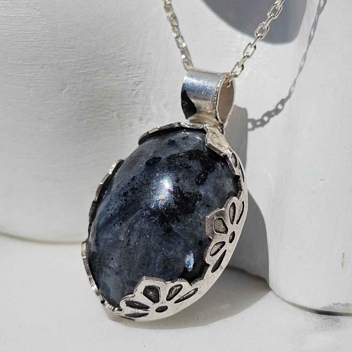 Collier labradorite en argent 925 une élégance unique à votre cou