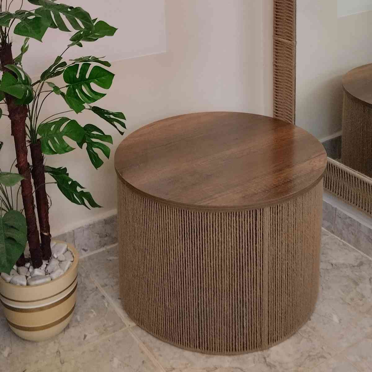 table ronde design exclusif pour un intérieur chic et moderne