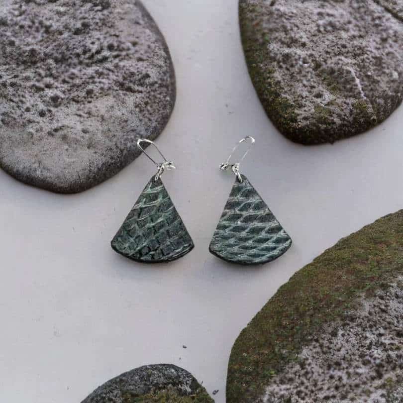 Boucles d'oreilles en cuir de peau de saumon "Classic Tenebris"