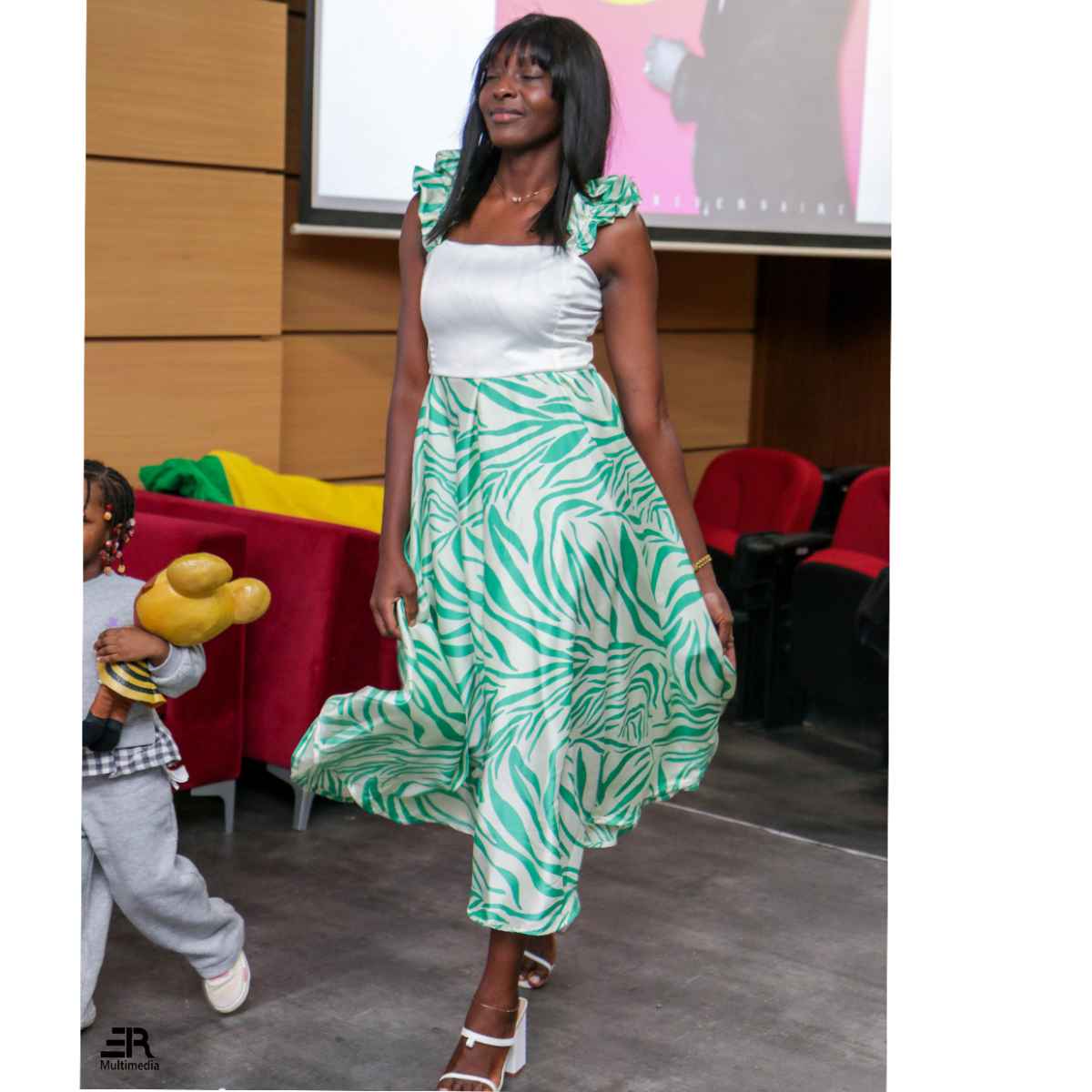 Robe évasée verte et blanche taille 40 pour un style irrésistible