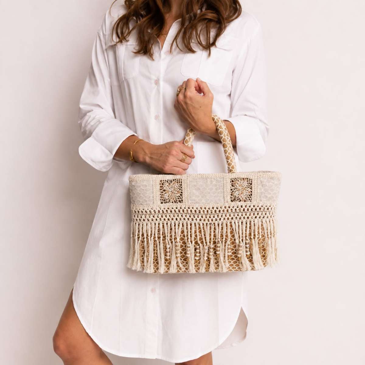 Sac cabas en dentelle artisanale pour un style unique et chic