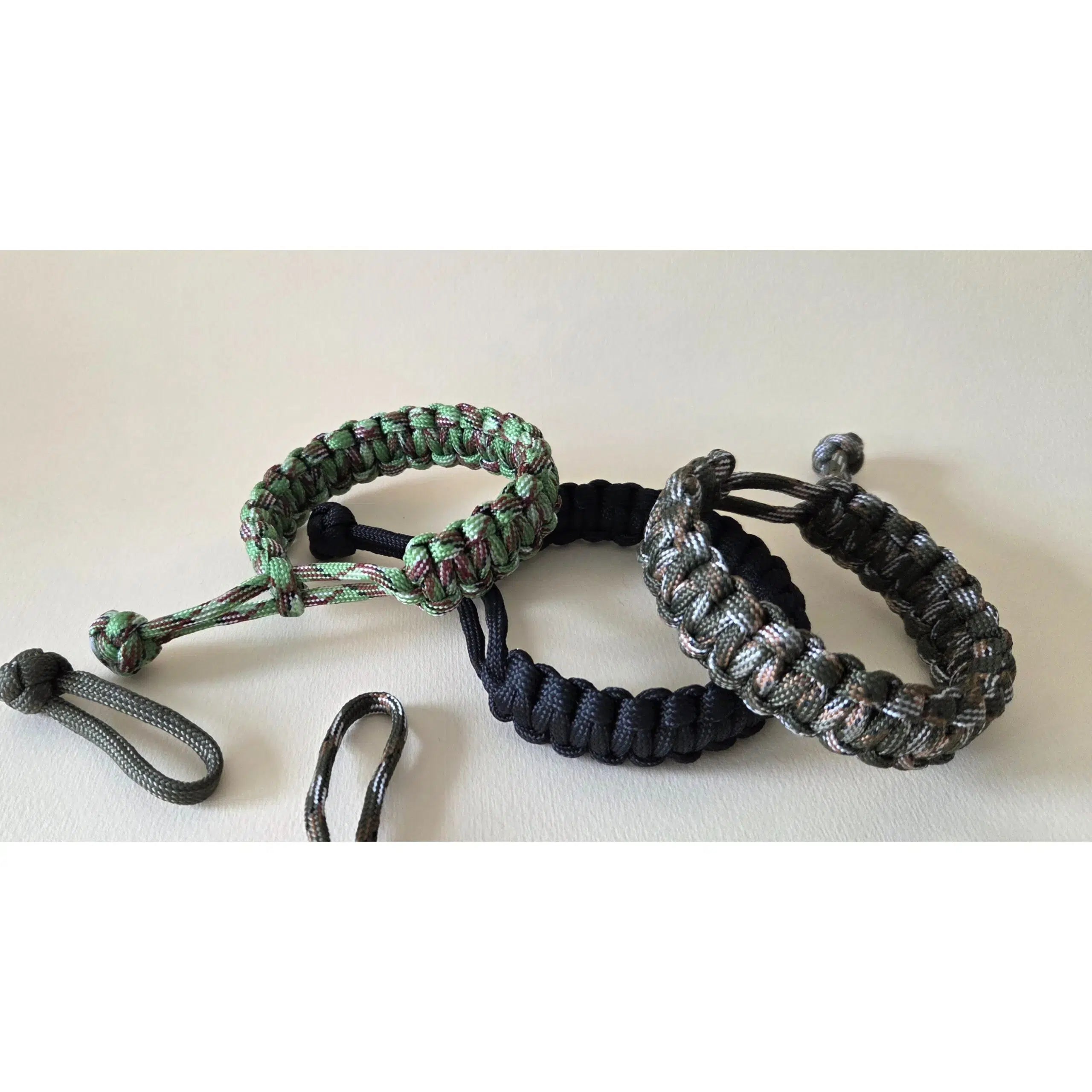Bracelet paracorde robuste pour aventuriers