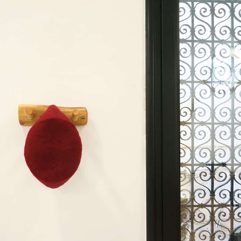 Porte-manteau mural artisanal en bois d'olivier – Design rustique et naturel